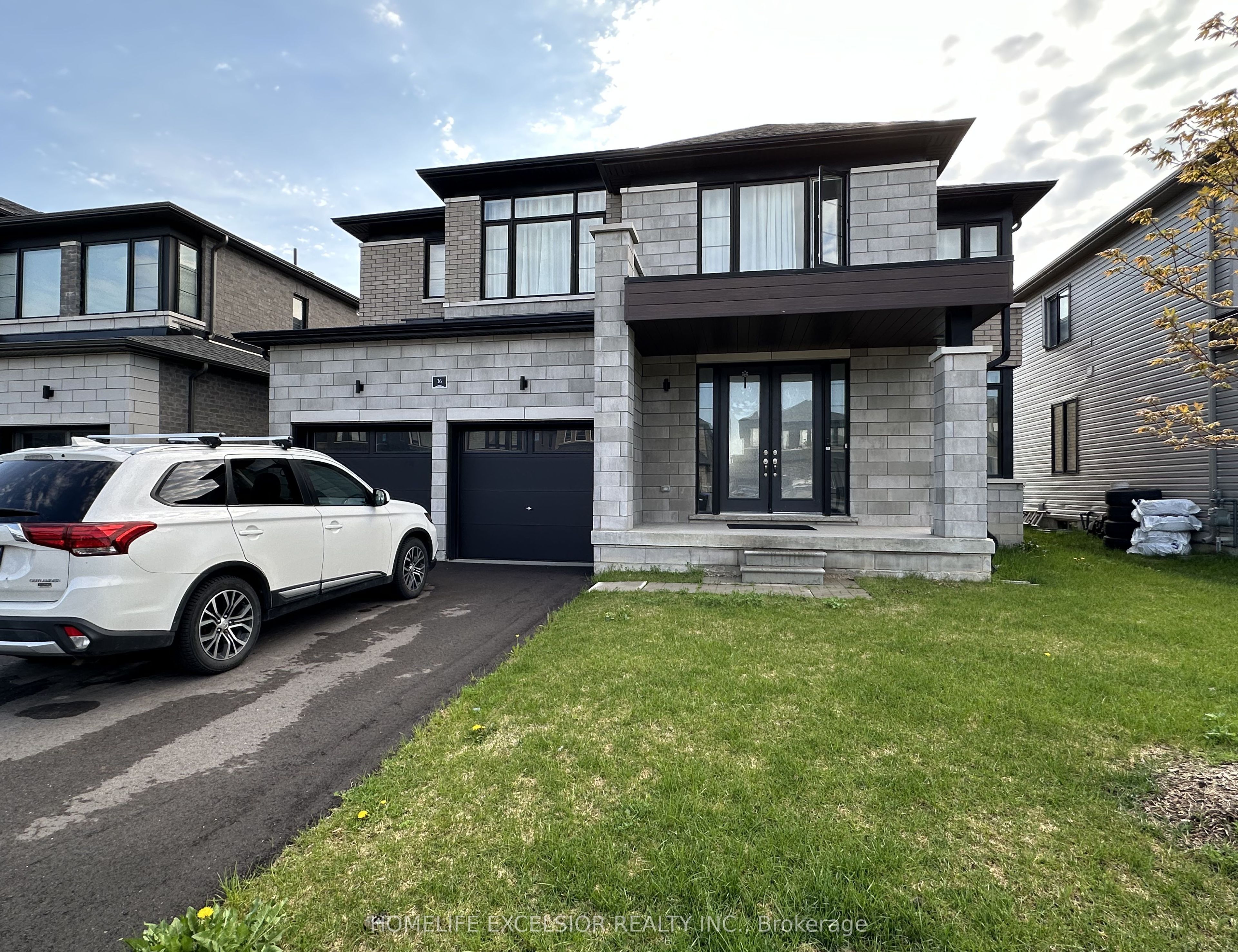 16 Rosanne Circ, Wasaga Beach, ON L9Z 0L4