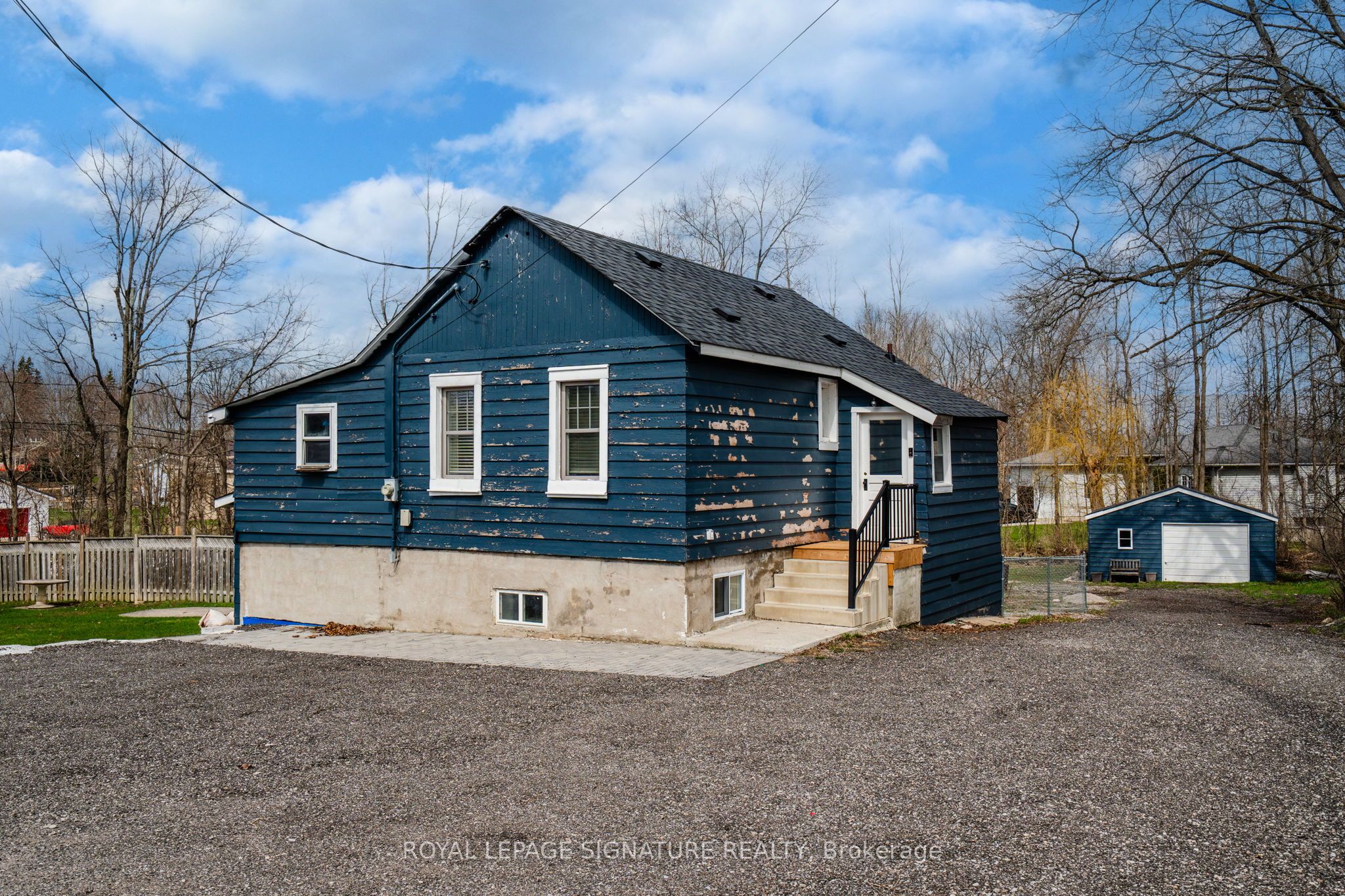 120 Maple Street, Tay, ON L0L 2J0 photo 2