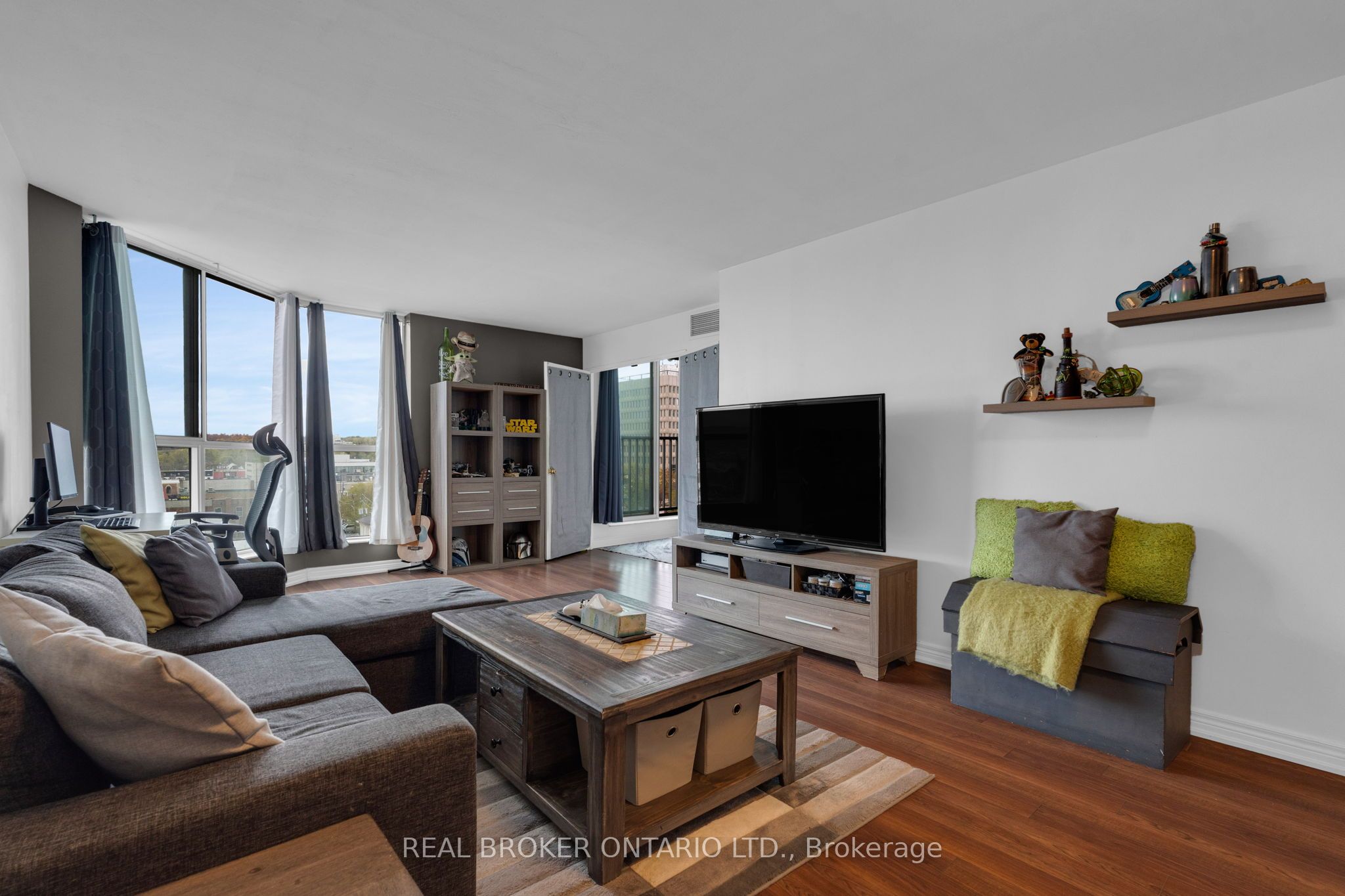 140 DUNLOP Street E 704, Barrie, ON L4M 6H9 photo 4