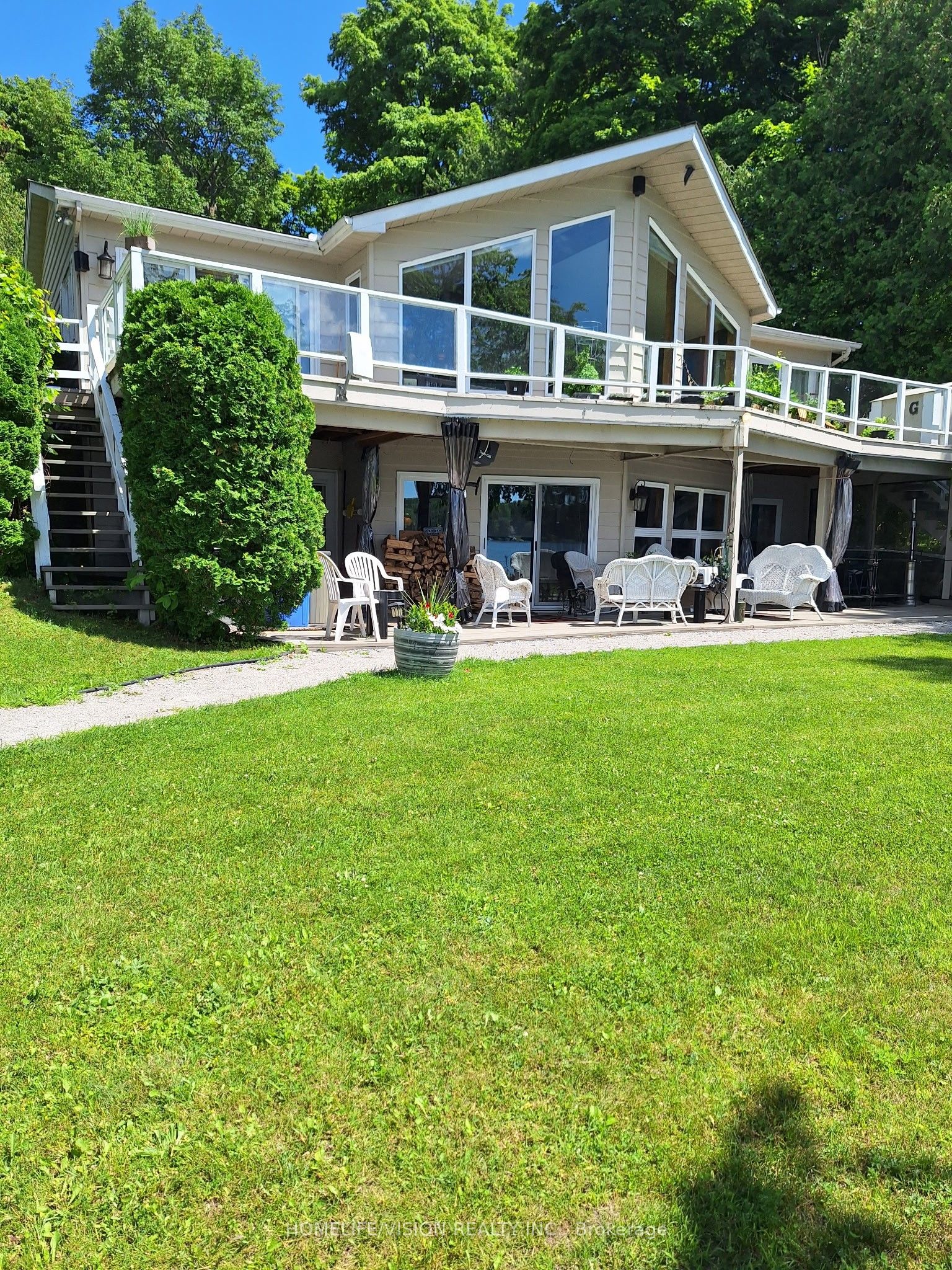 225 Eight Mile Point Road SE, Oro-Medonte, ON L3V 0K2