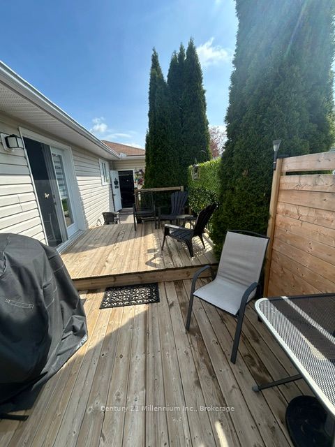 8 Kentucky Avenue, Wasaga Beach, ON L9Z 3A8 photo 2