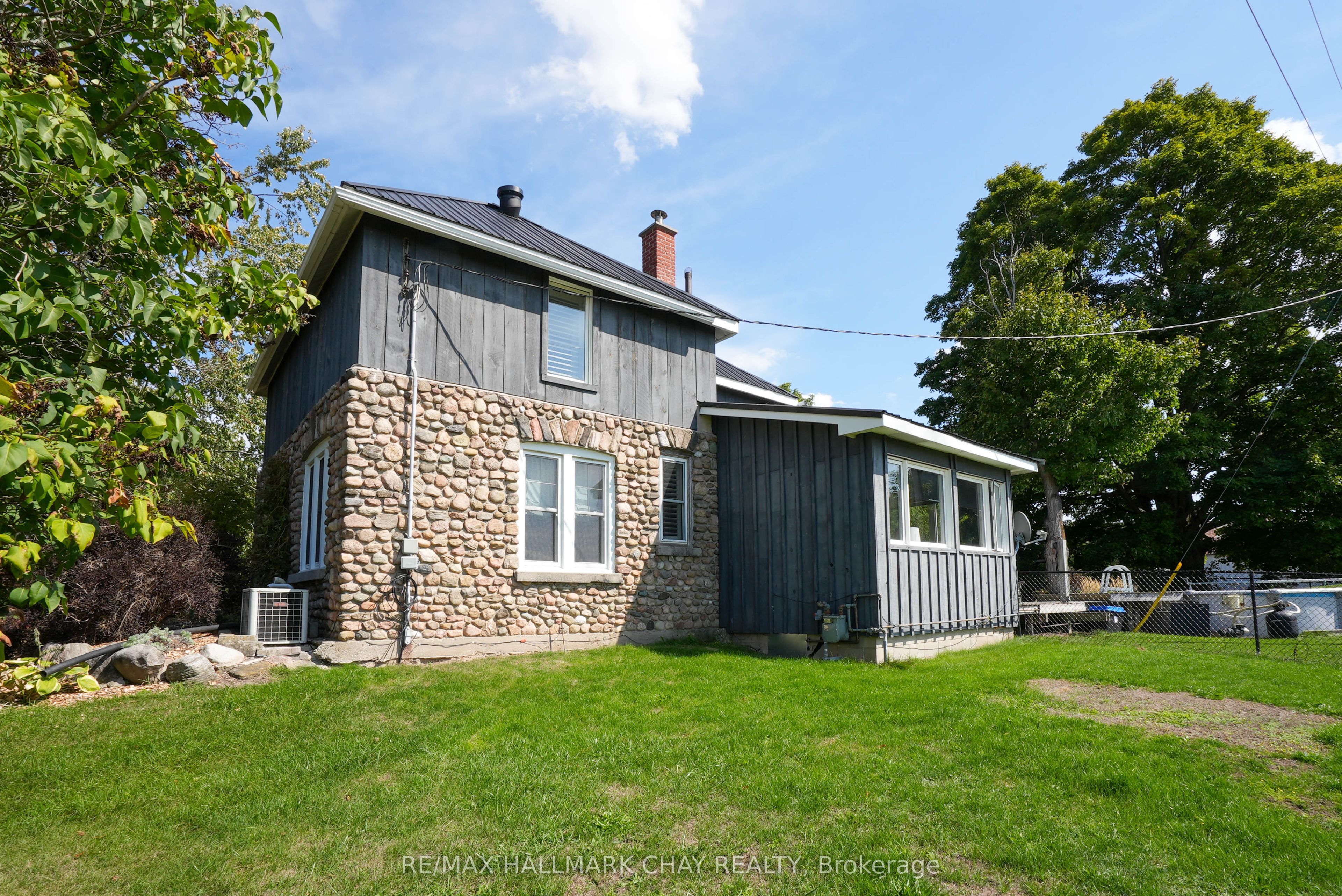 2473 RONALD Road, Springwater, ON L0L 1Y0 photo 3
