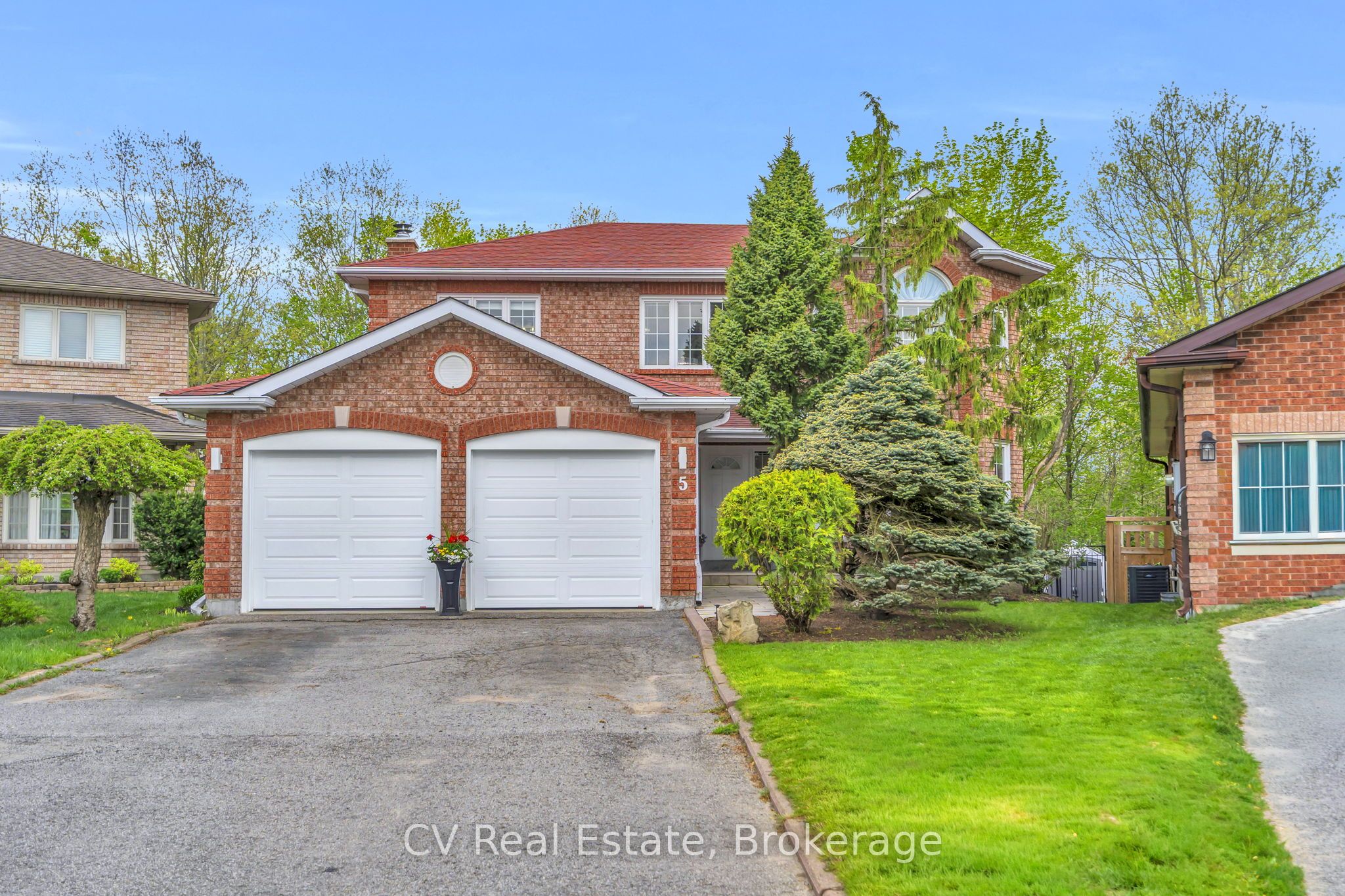 5 McCutcheon Court, Barrie, ON L4N 7C6 photo 2