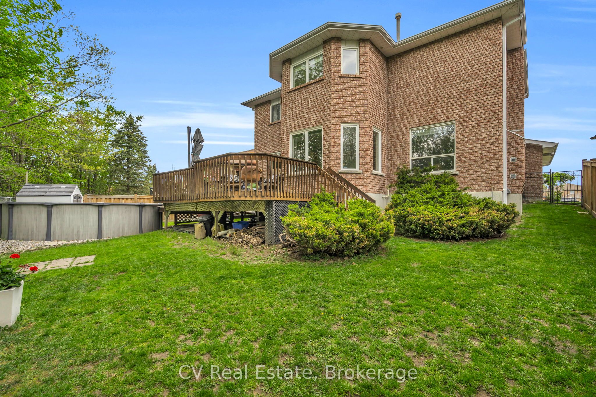 5 McCutcheon Court, Barrie, ON L4N 7C6 photo 3