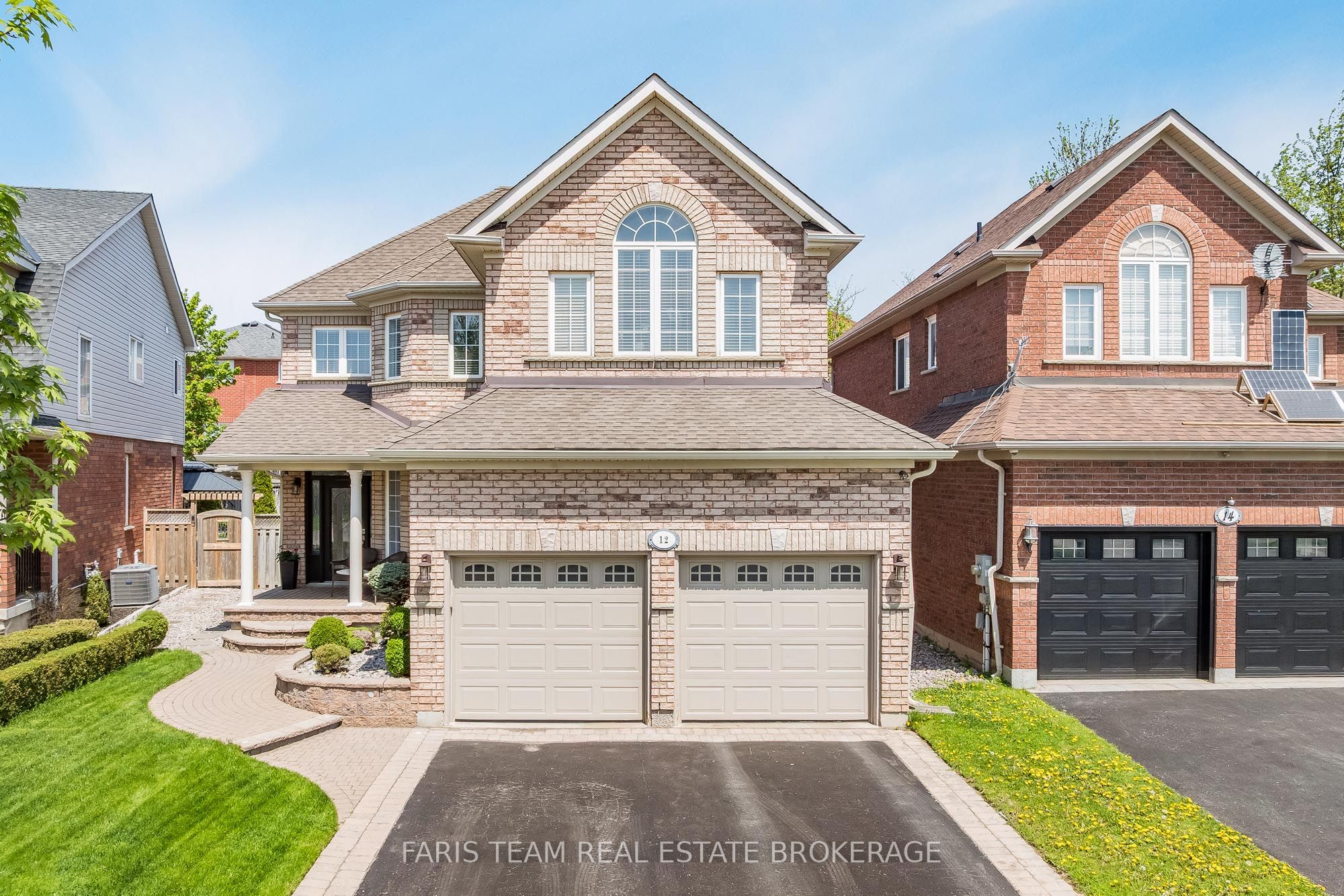 12 Kensington Trail, Barrie, ON L4N 0K5