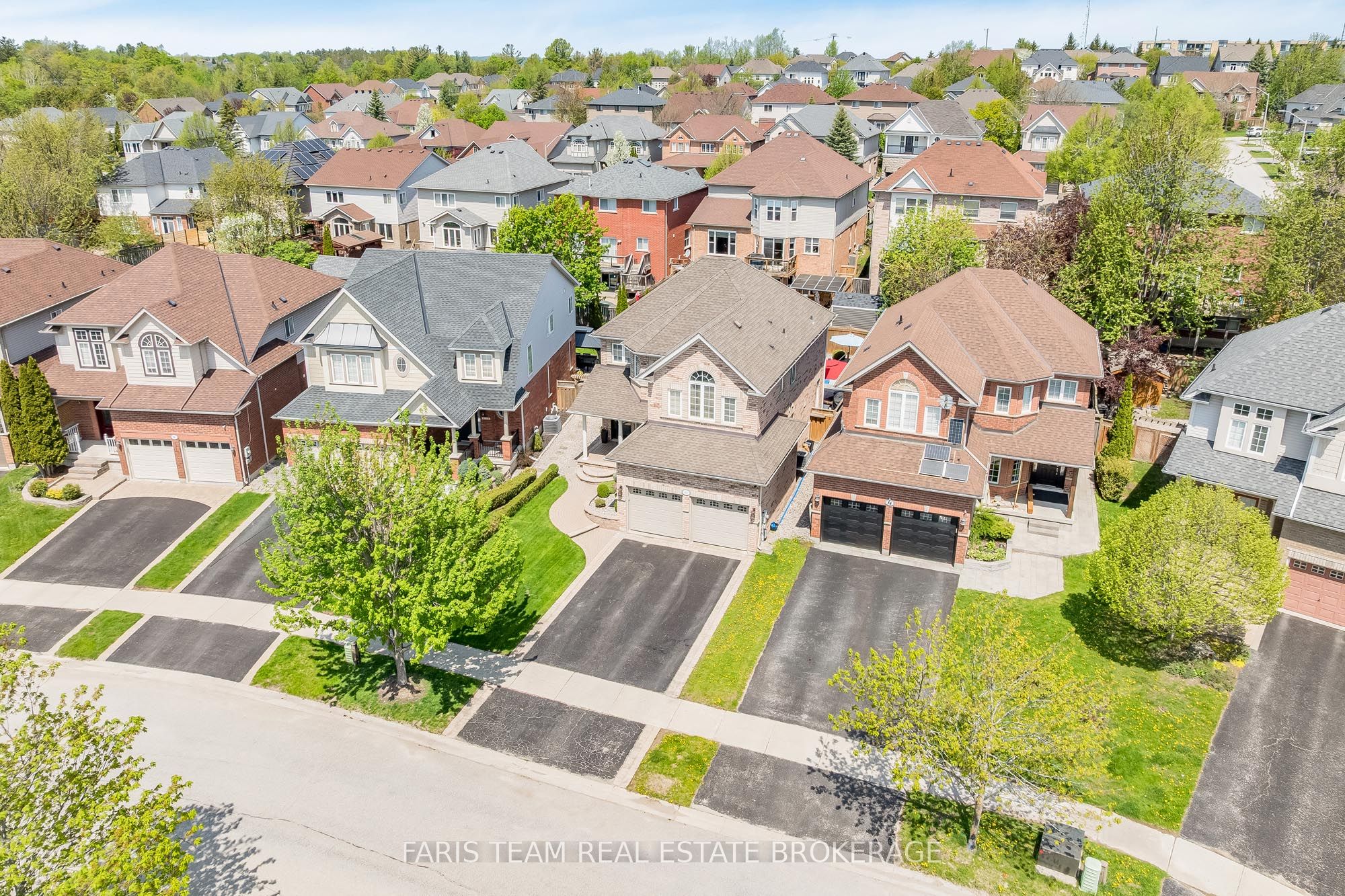 12 Kensington Trail, Barrie, ON L4N 0K5 photo 2