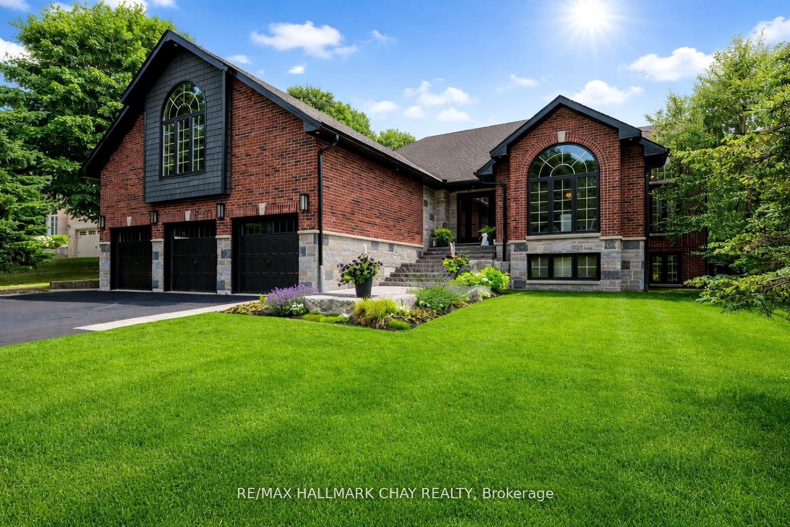32 Forest Hill Drive, Springwater, ON L0L 1X0 photo 2