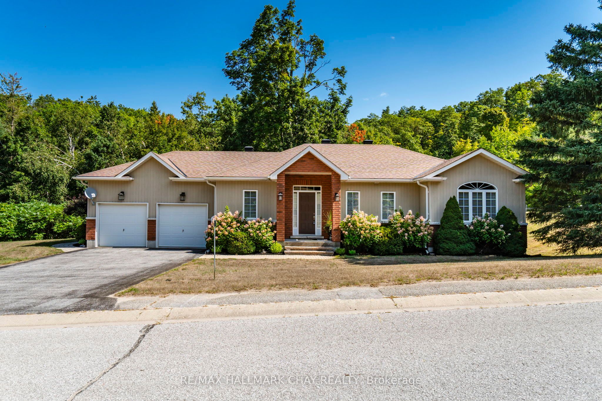 32 Valleycrest Drive, Oro-Medonte, ON L0L 2L0