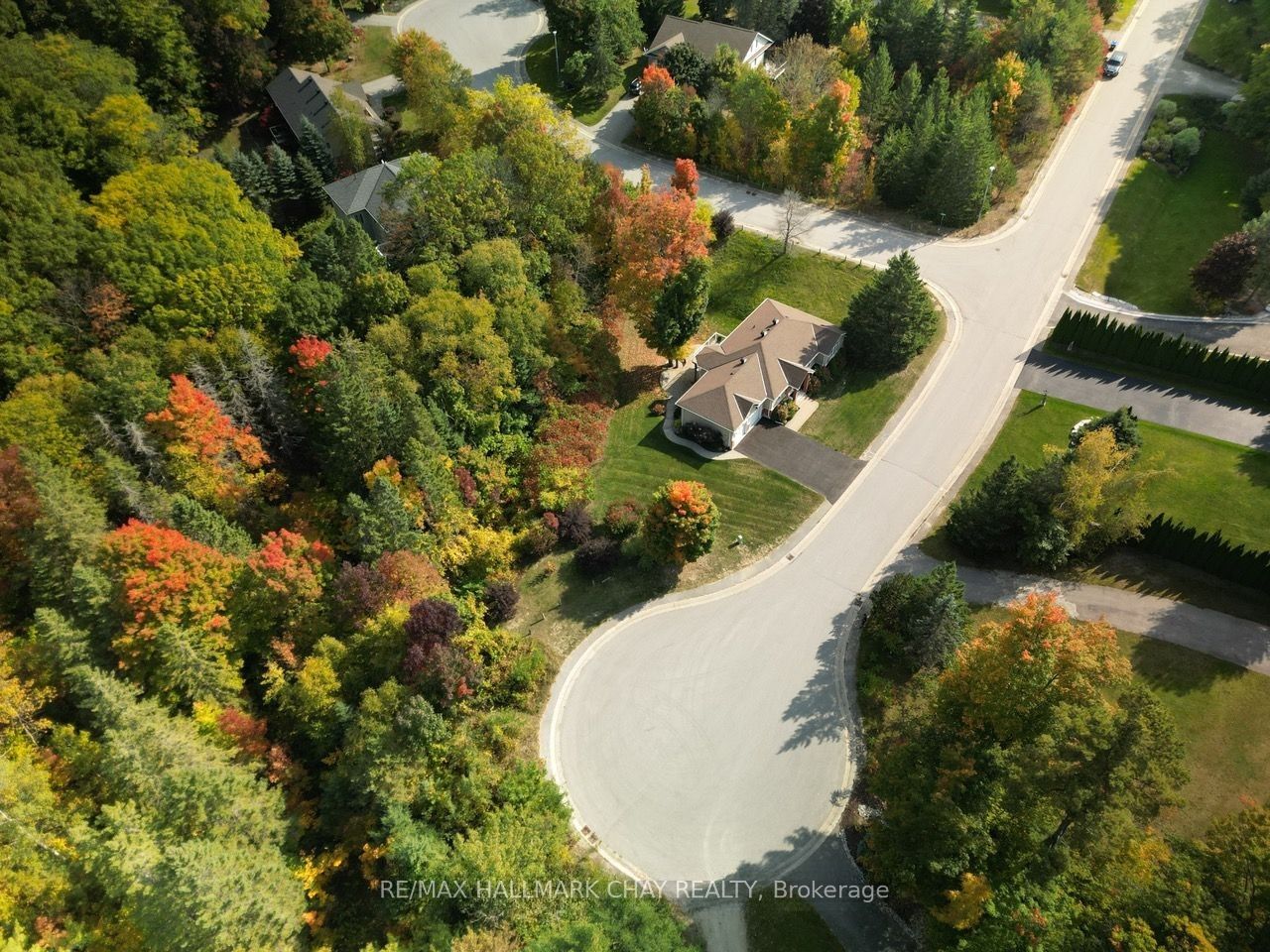32 Valleycrest Drive, Oro-Medonte, ON L0L 2L0 photo 2