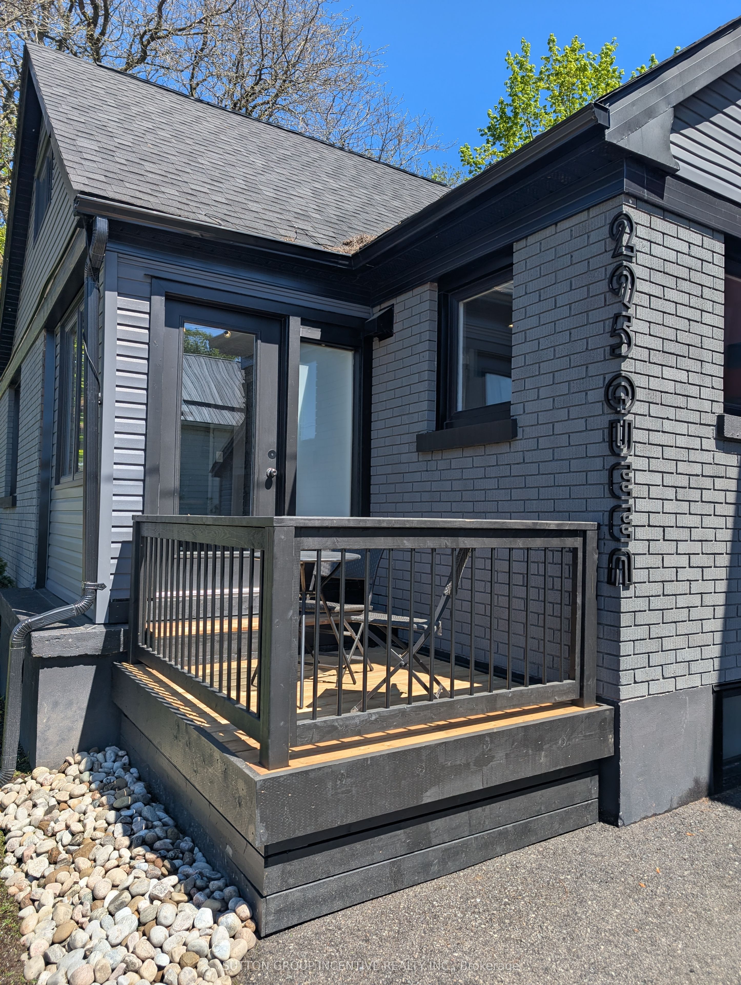 295 Queen Street, Midland, ON L4R 3H5 photo 5