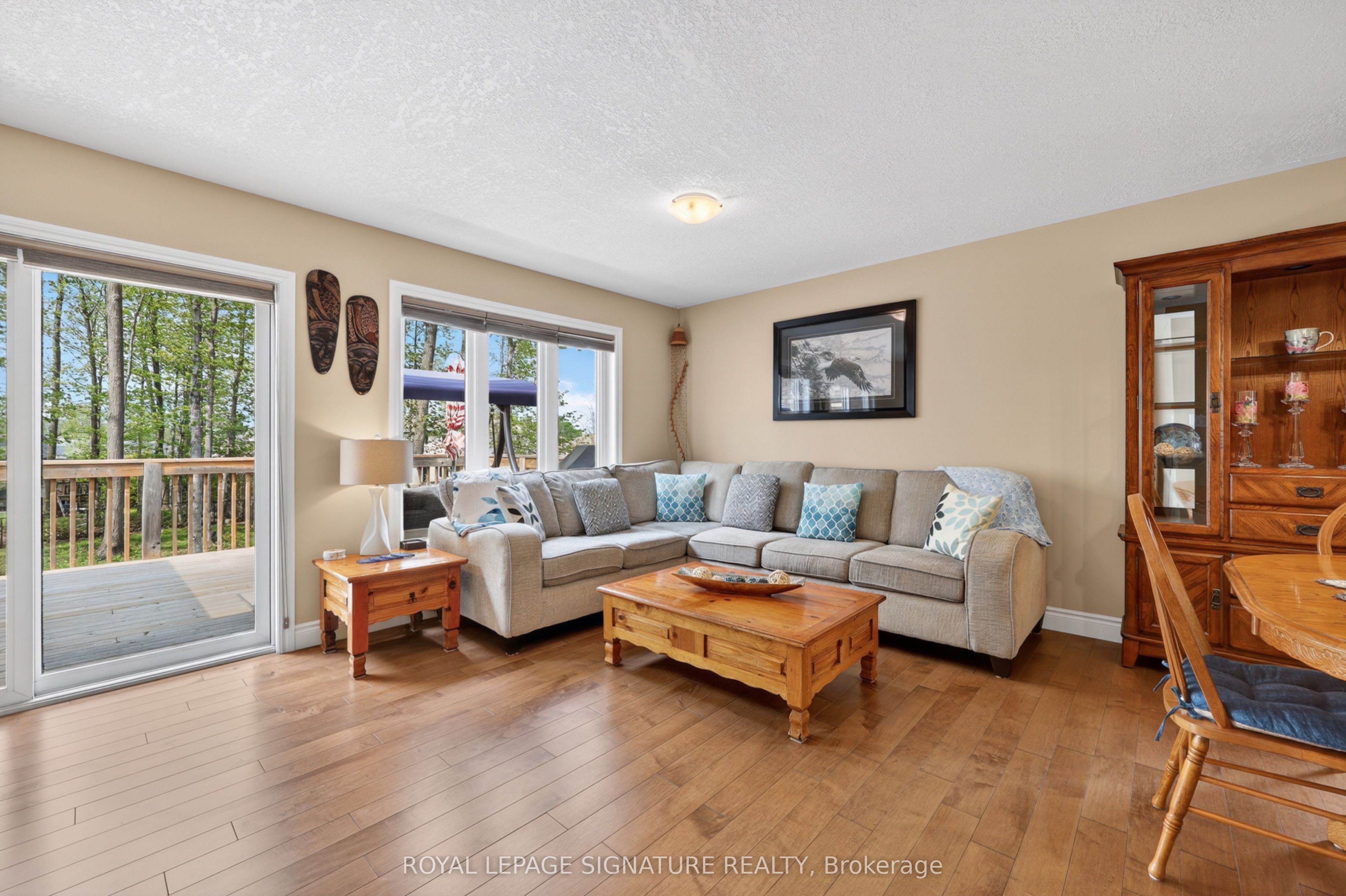 22 Hunter Avenue, Tay, ON L0K 2A0