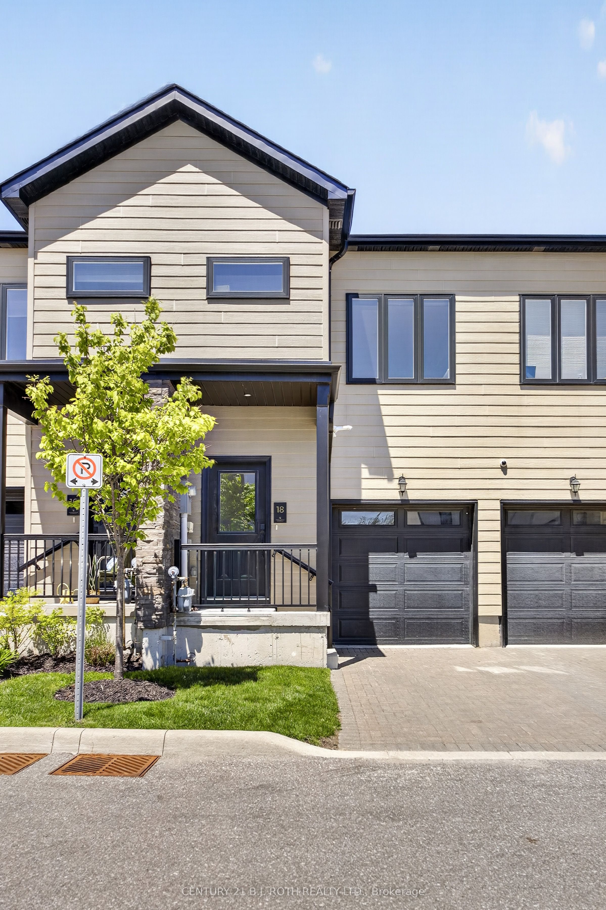 18 Stonehart Lane, Barrie, ON L4M 7E8