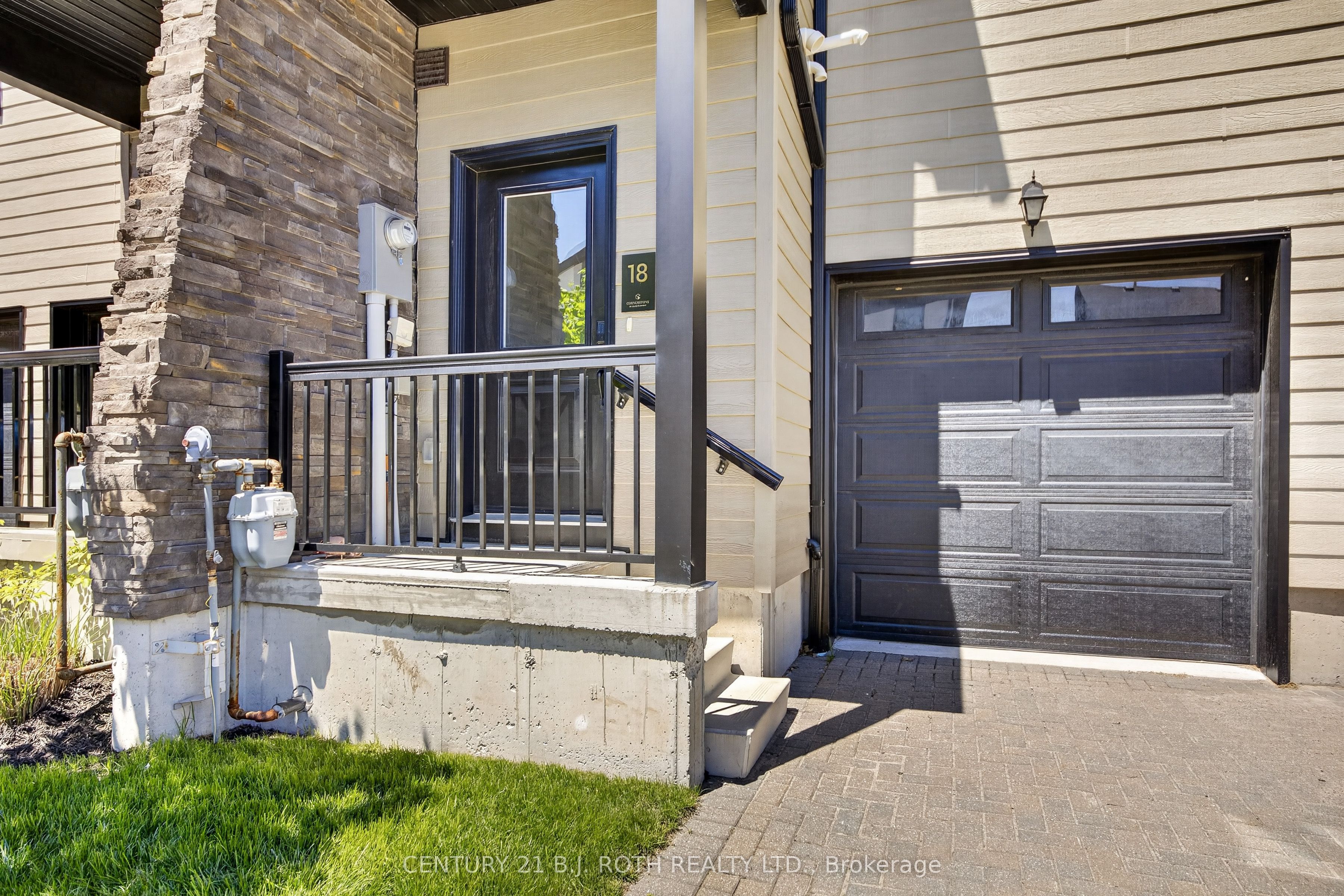 18 Stonehart Lane, Barrie, ON L4M 7E8 photo 4