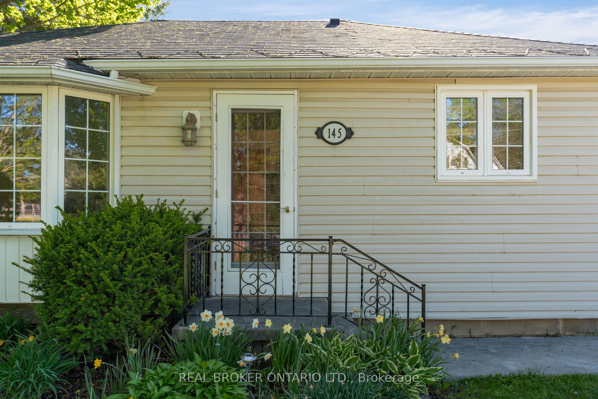 145 Collingwood Street, Clearview, ON L0M 1G0 photo 5