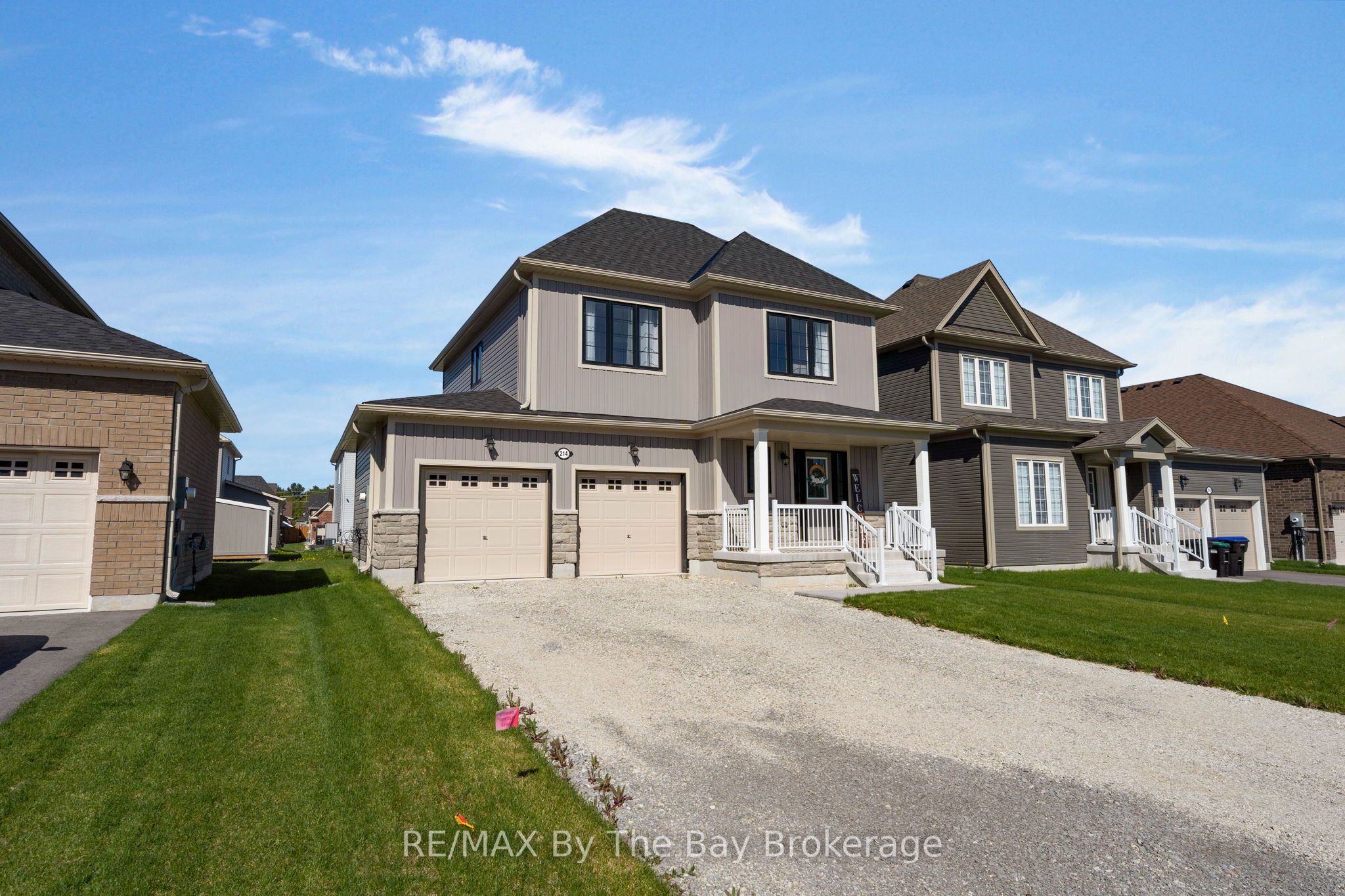 214 Cubitt Street, Clearview, ON L0M 1S0 photo 2