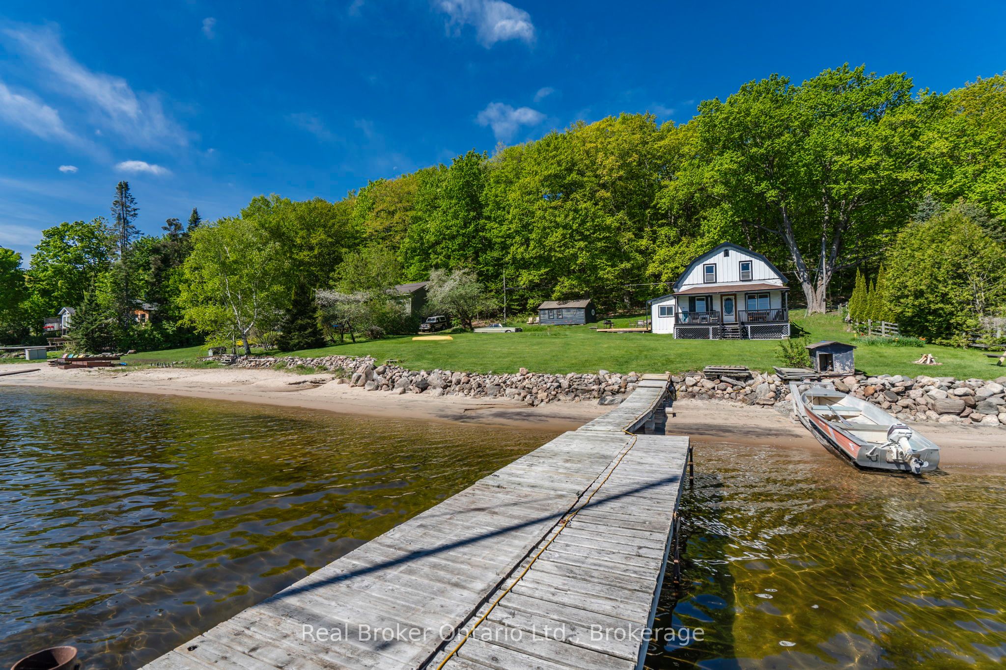 437 Champlain Road, Penetanguishene, ON L9M 1S5