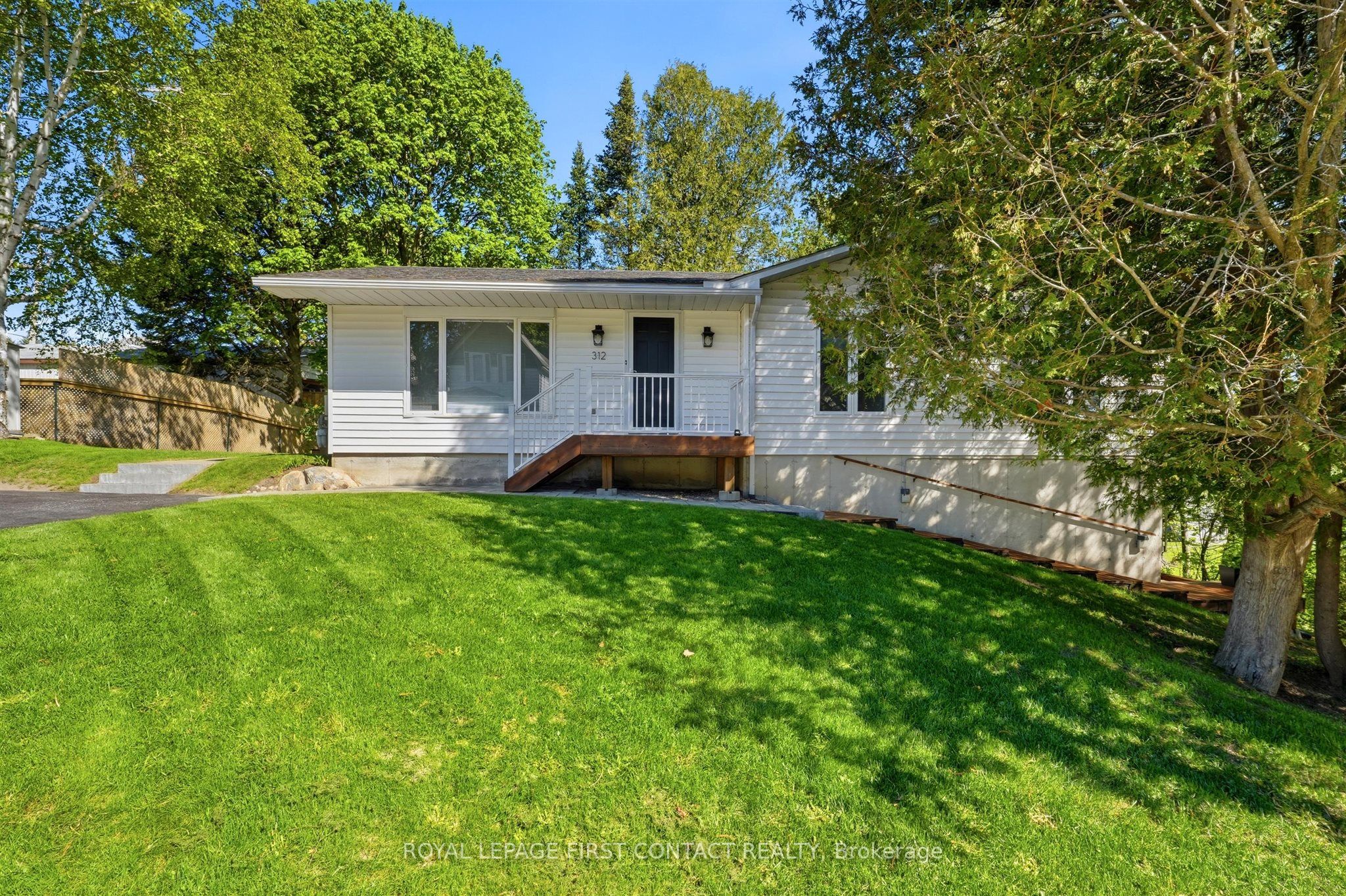 312 Barnett Avenue, Midland, ON L4R 4Z8 photo 2