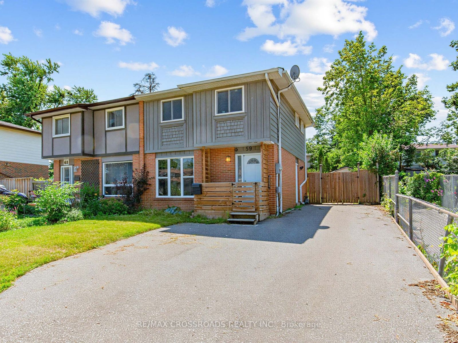 59 Chaucer Crescent, Barrie, ON L4N 4T8 photo 2