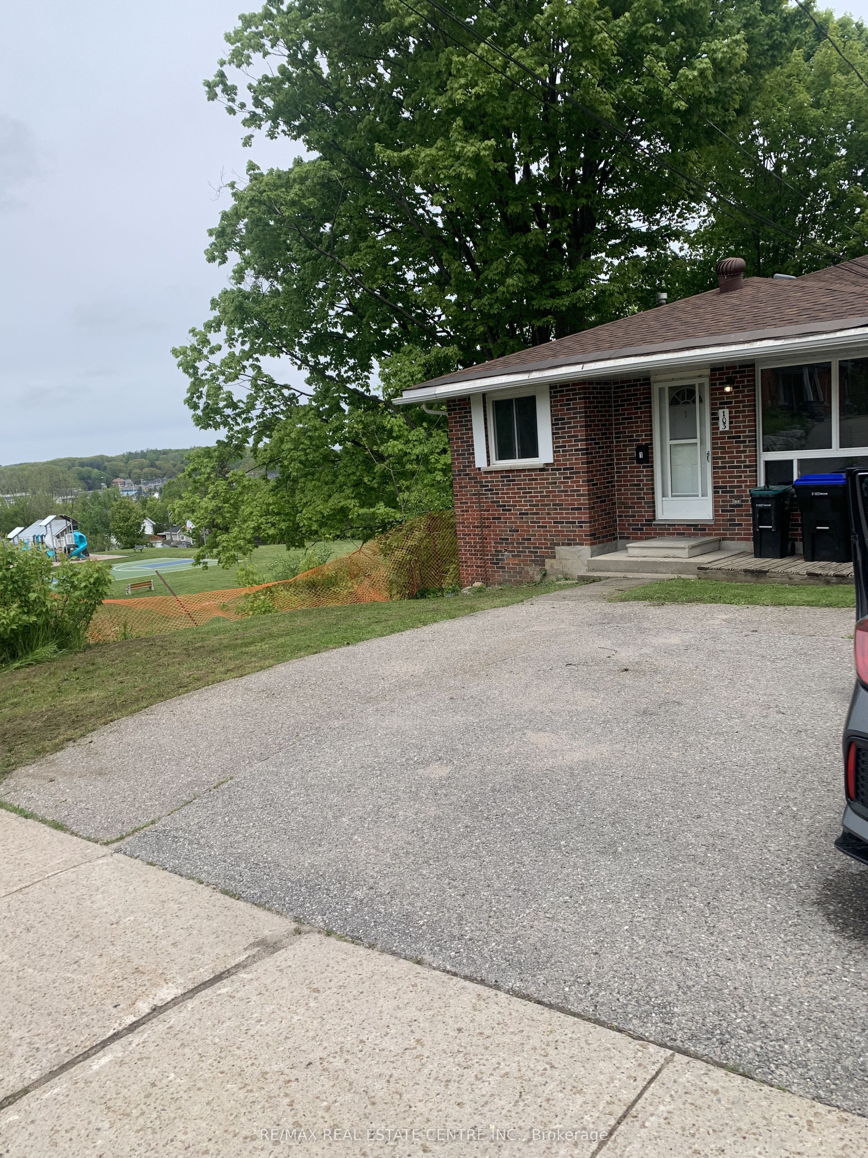 103 Sixth Street 1, Midland, ON L4R 3X3