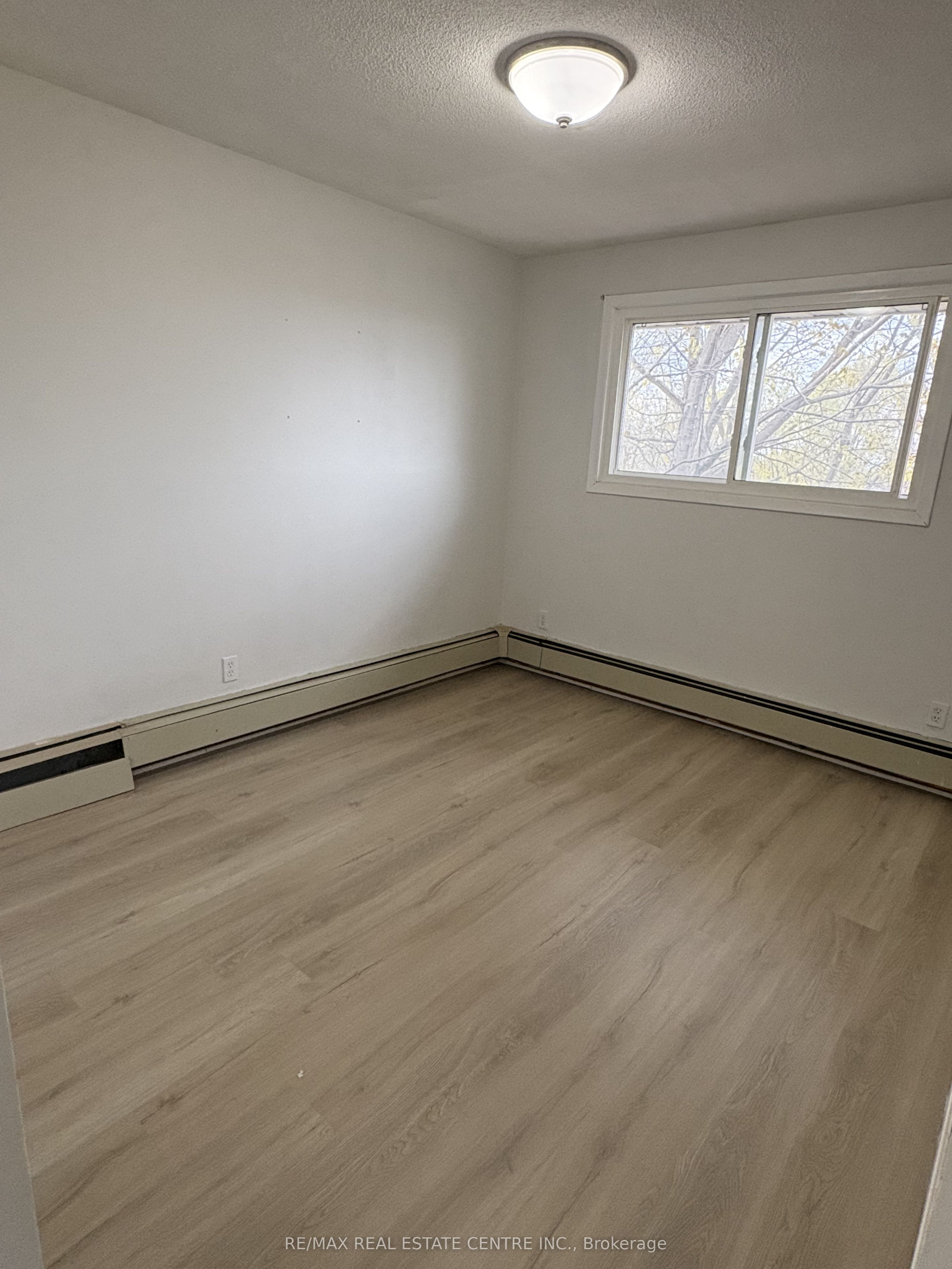 103 Sixth Street 1, Midland, ON L4R 3X3 photo 3