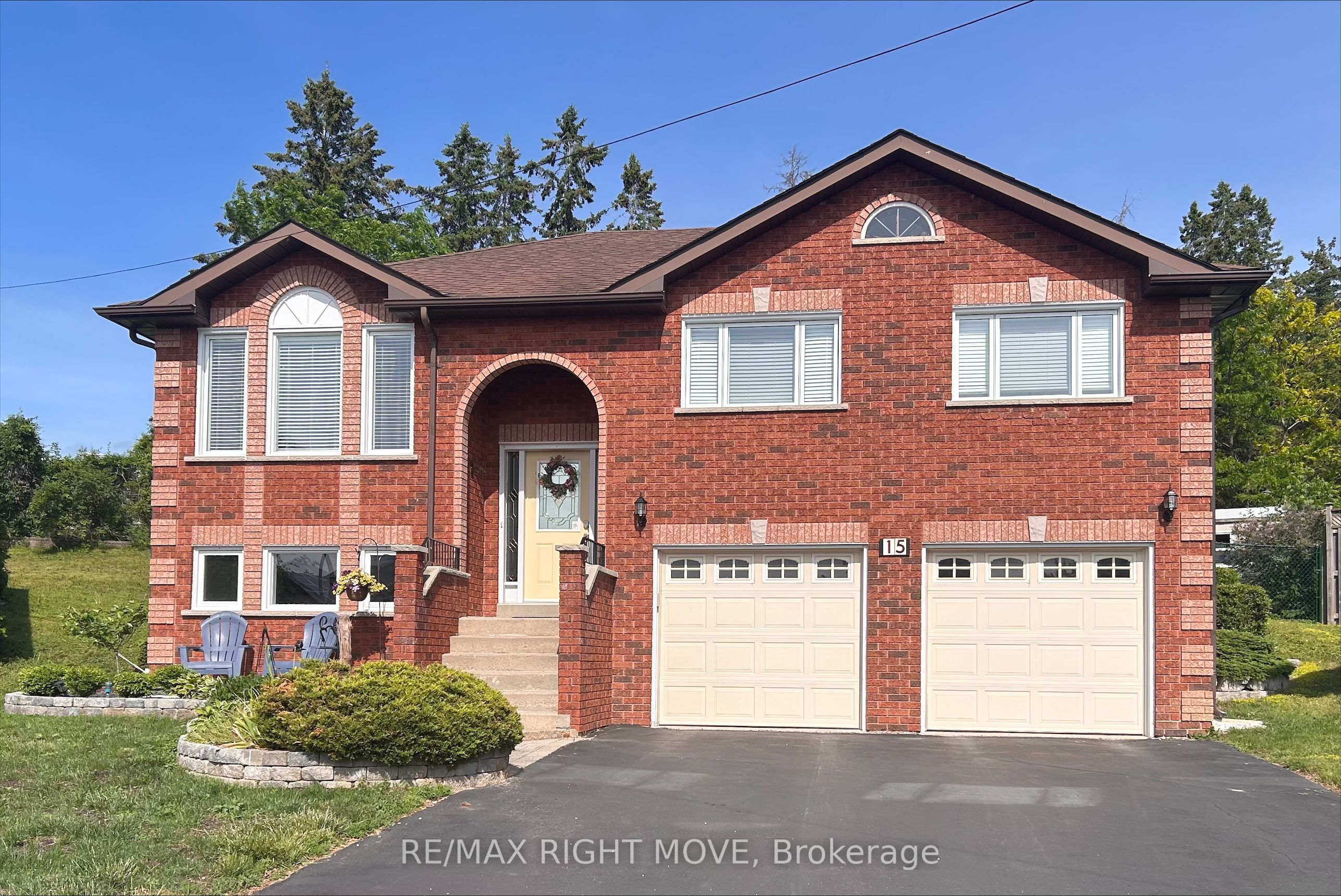 15 Watson Court, Orillia, ON L3V 7S5