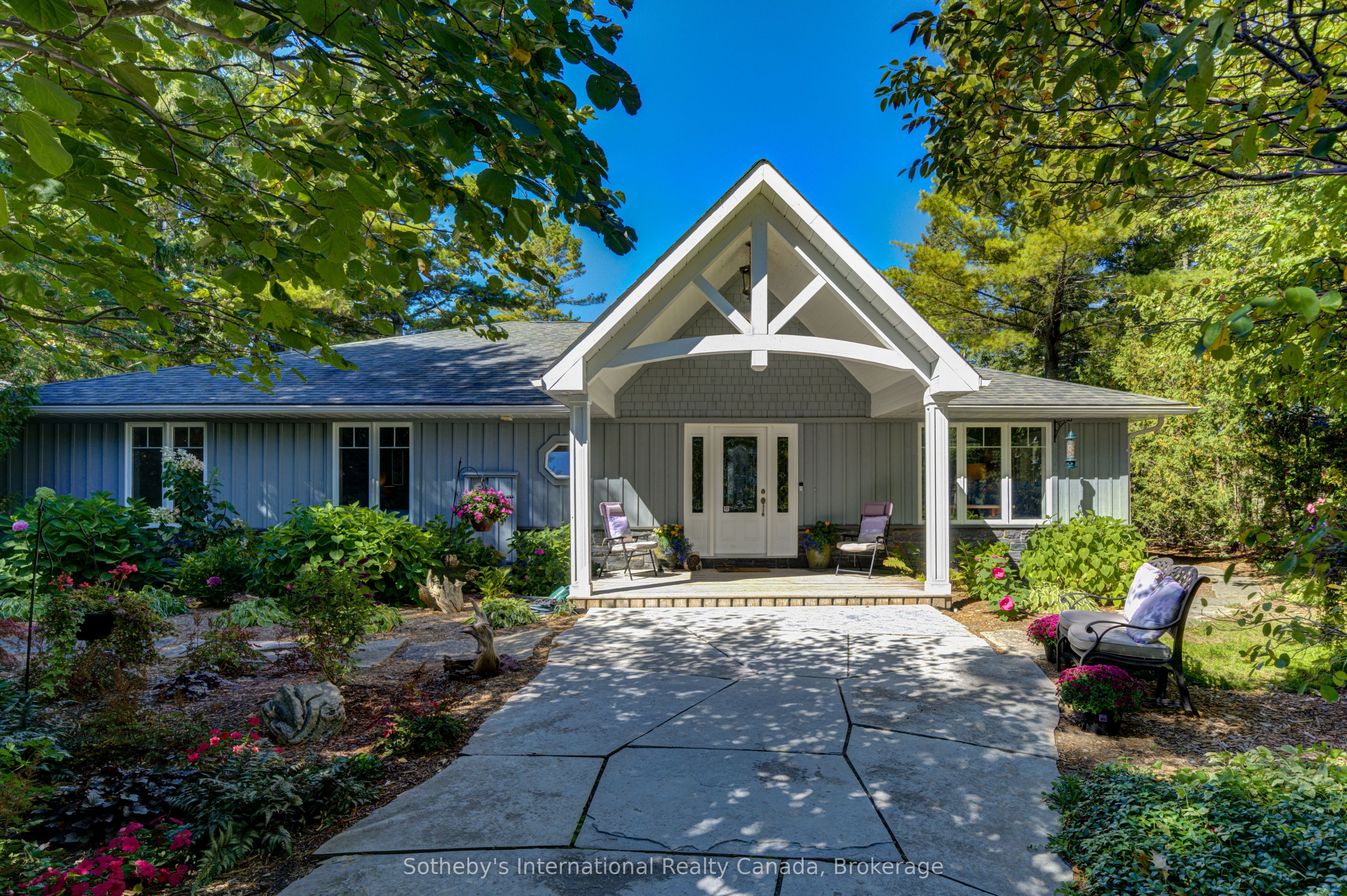 1036 River Road E, Wasaga Beach, ON L9Z 2P7 photo 2