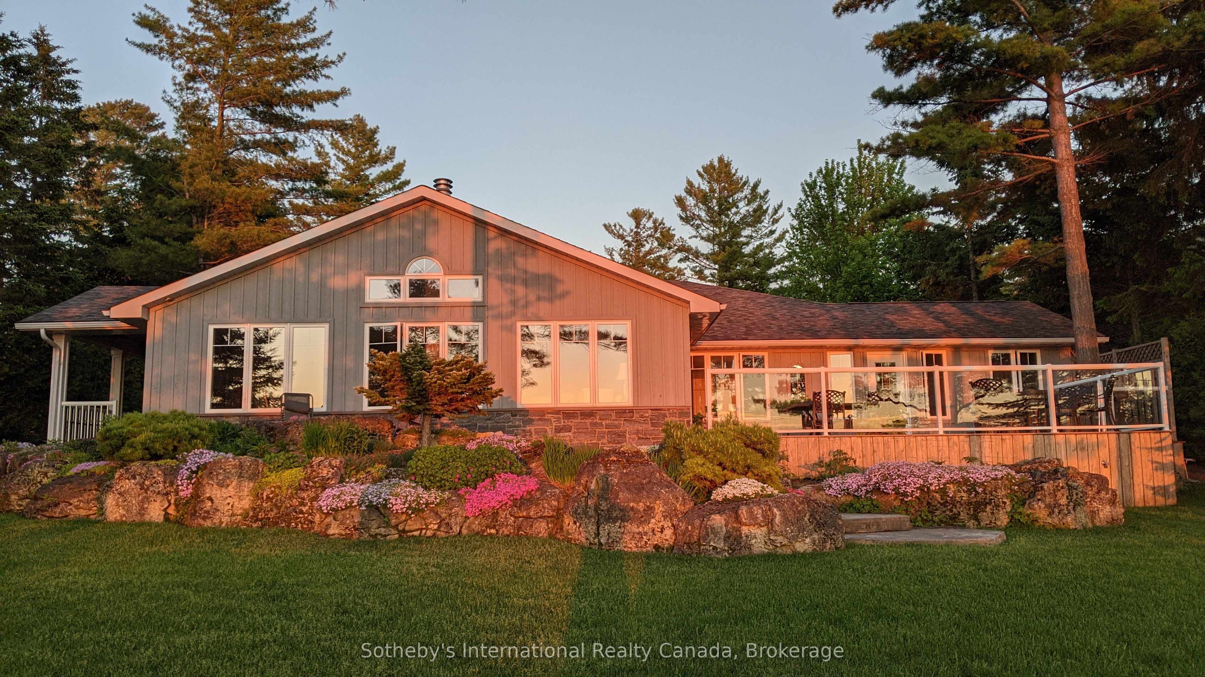 1036 River Road E, Wasaga Beach, ON L9Z 2P7 photo 5