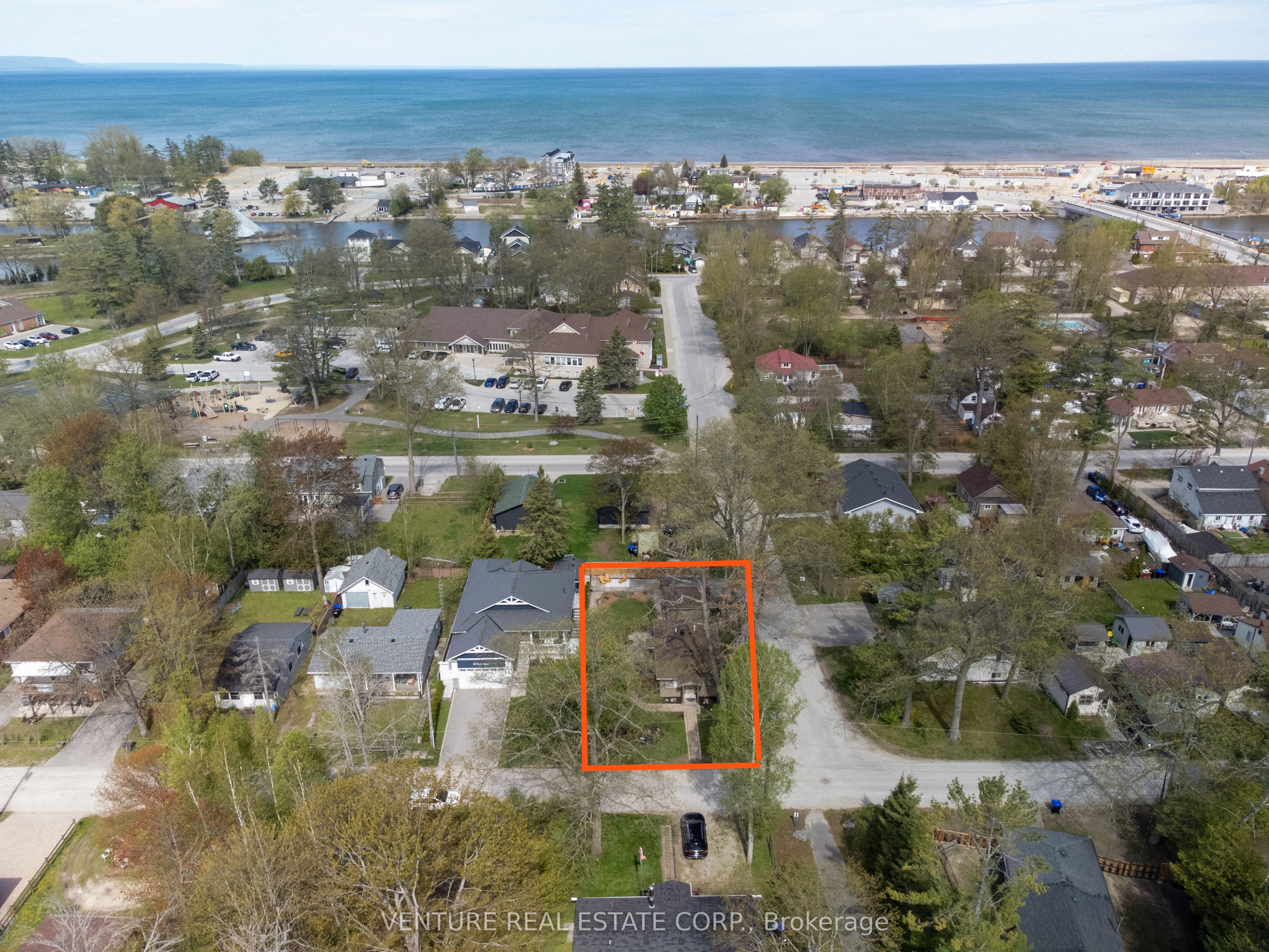 50 Forest Avenue, Wasaga Beach, ON L9Z 2K4 photo 2