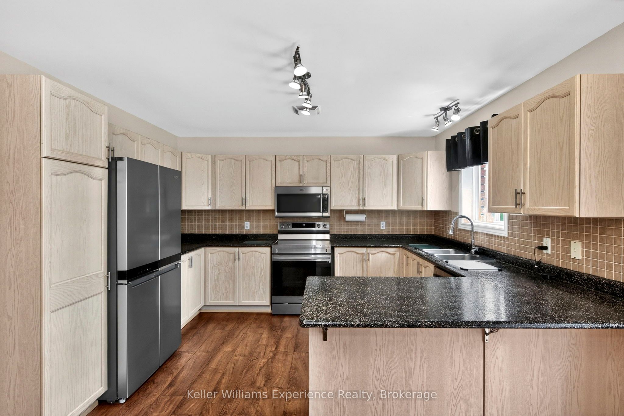4 Byrnes Crescent, Penetanguishene, ON L9M 1W4 photo 5