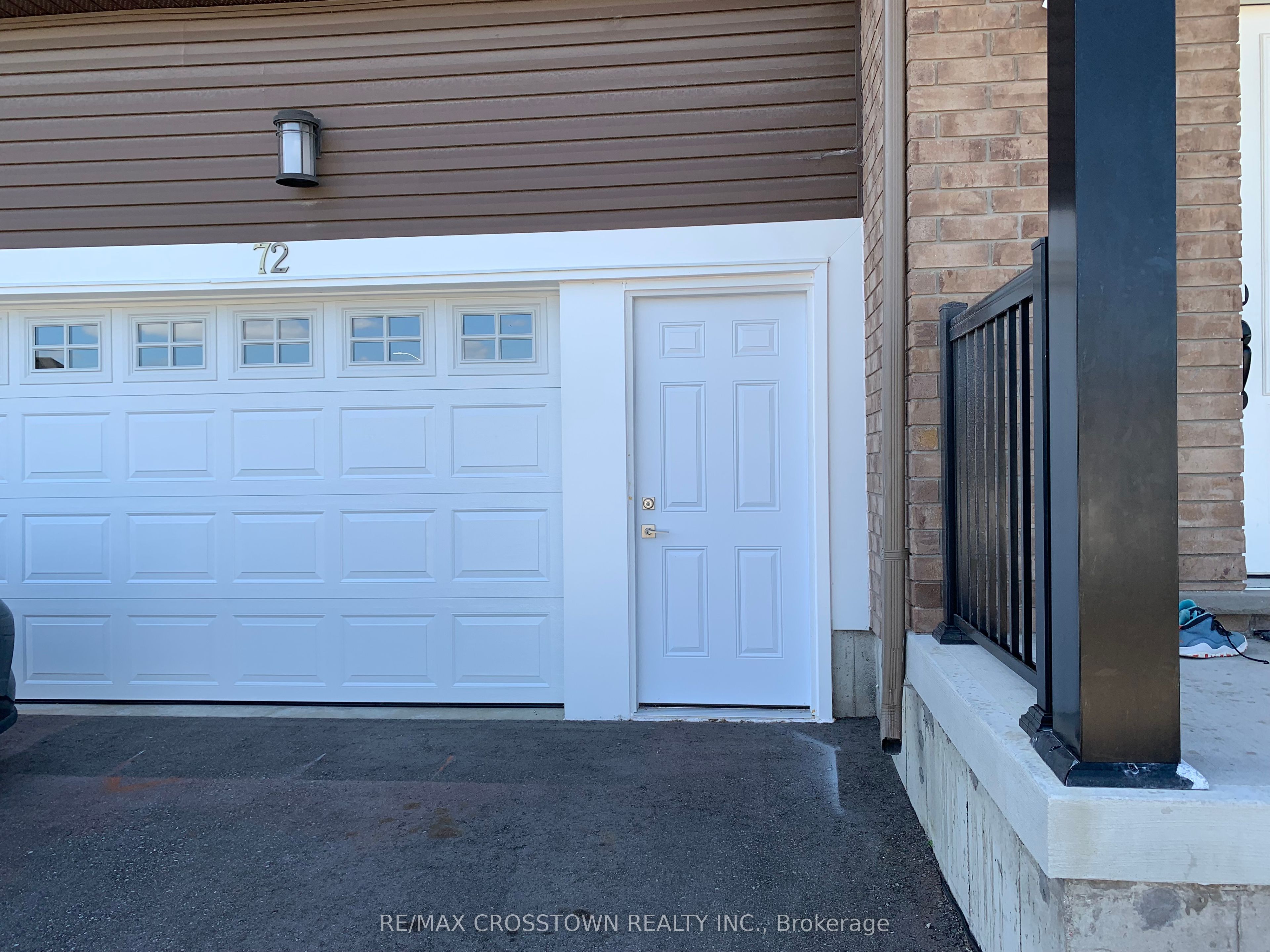 72 Mabern Street Bsmt, Barrie, ON L9J 0J2