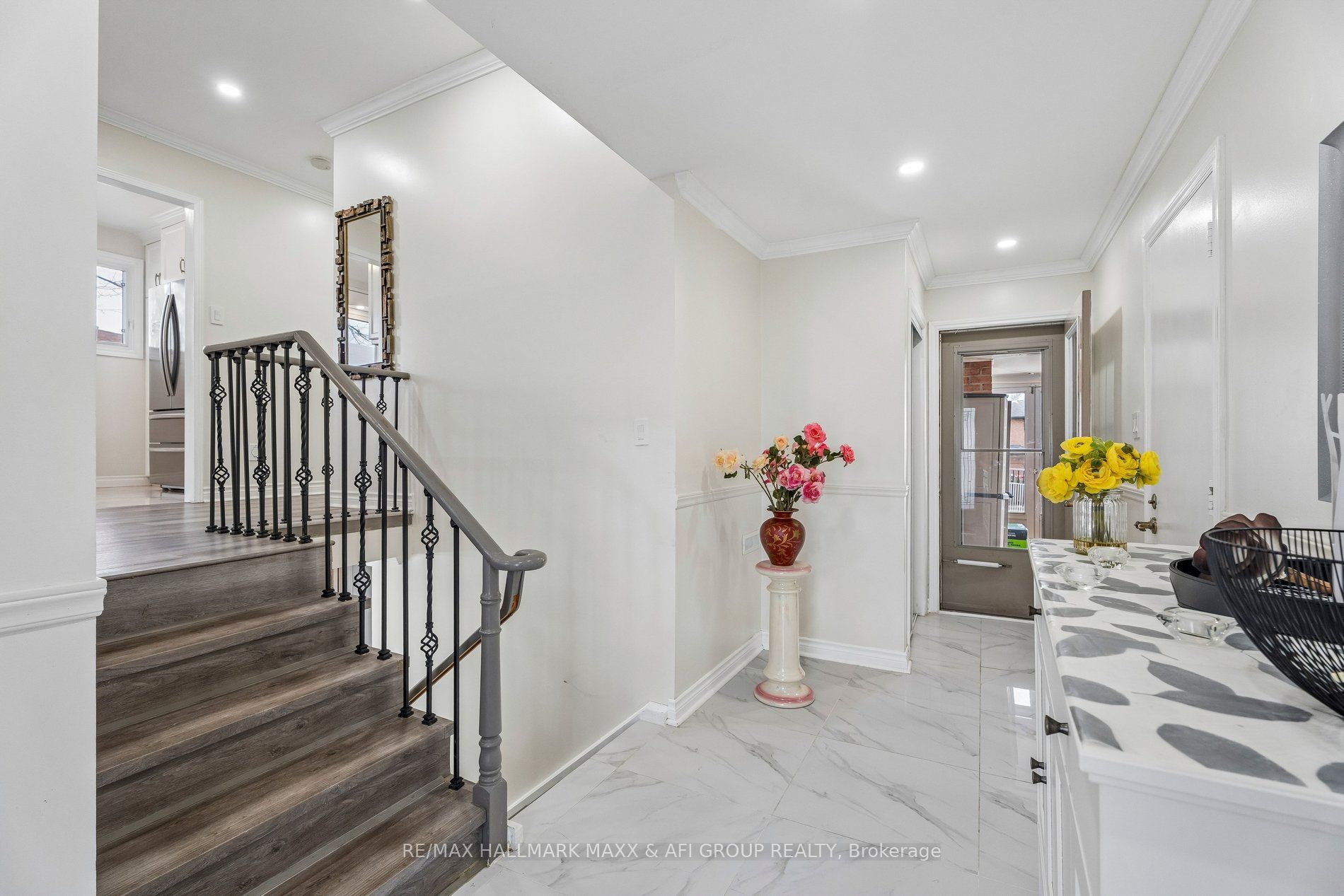 11 Charlotte Court, Barrie, ON L4N 6B2 photo 4