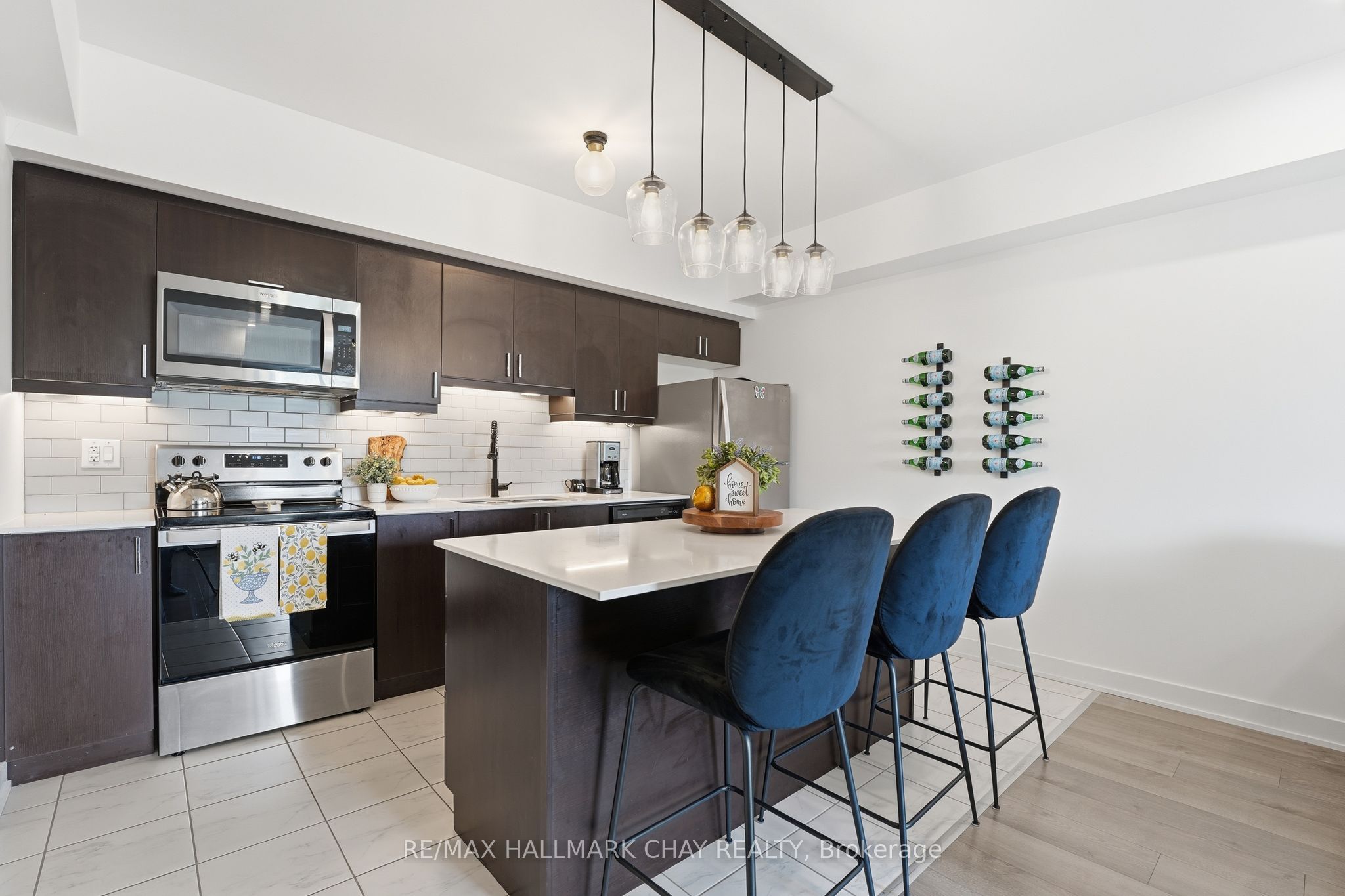 5 Chef Lane 406, Barrie, ON L9J 0J8