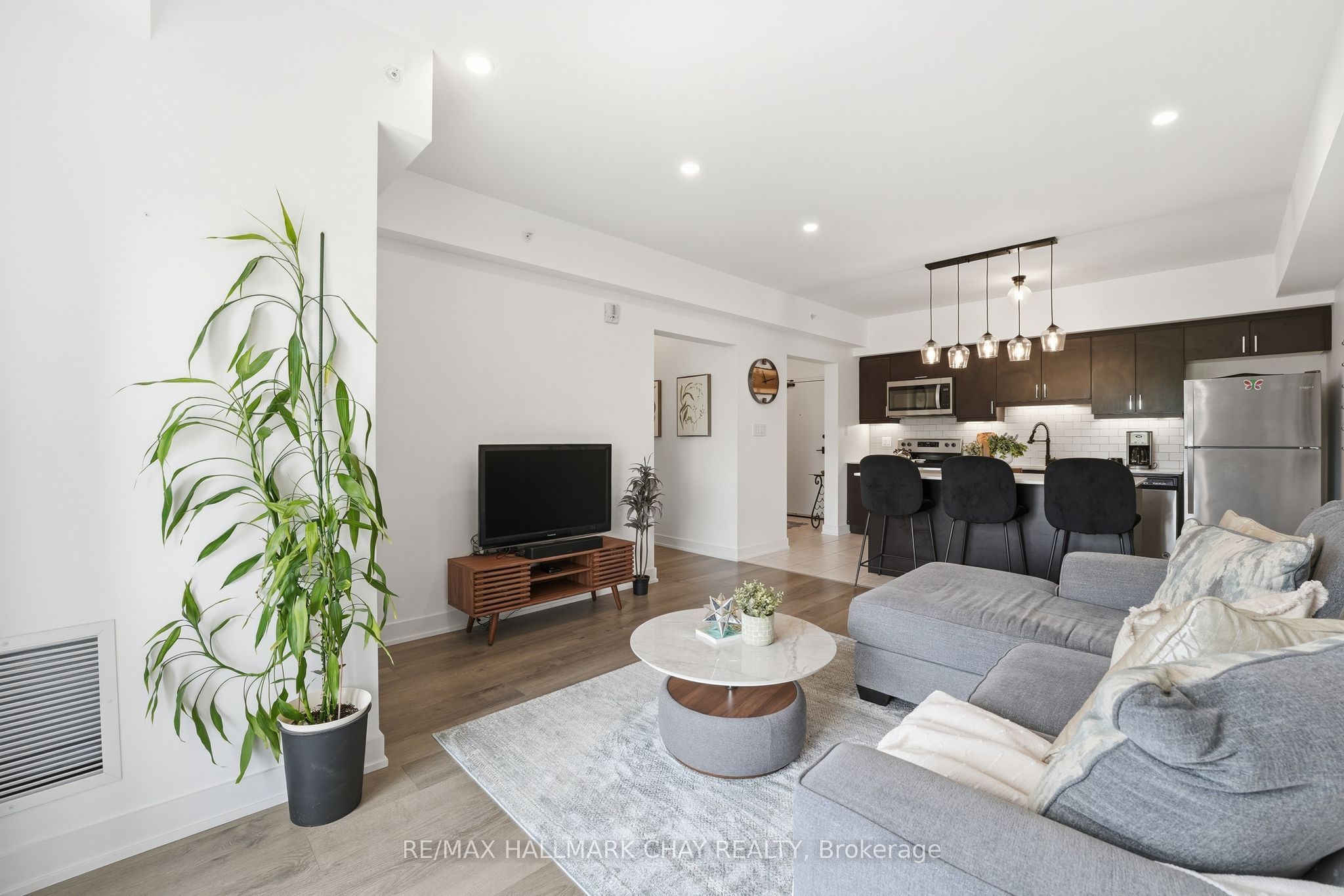 5 Chef Lane 406, Barrie, ON L9J 0J8 photo 3