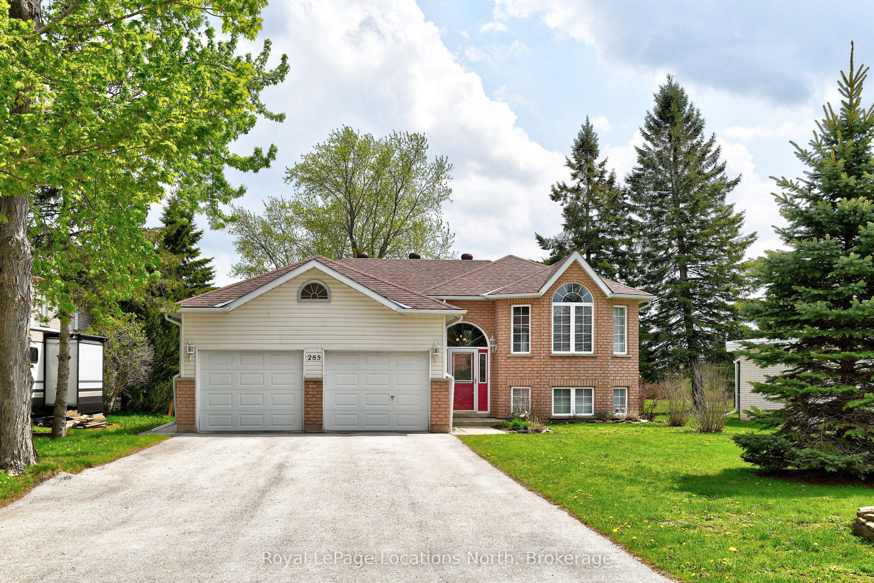 285 Christopher Street, Clearview, ON L0M 1S0 photo 2