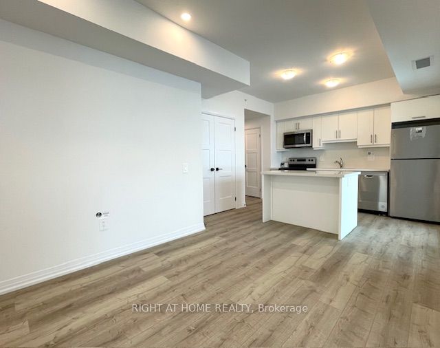 15 Kneeshaw Drive 102, Barrie, ON L9J 0X9 photo 3