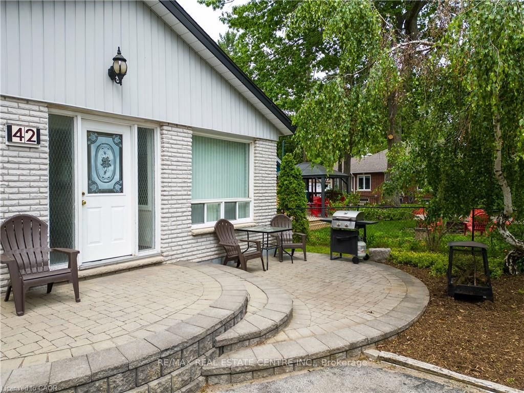 42 5th Lane, Wasaga Beach, ON L9Z 2E9 photo 2