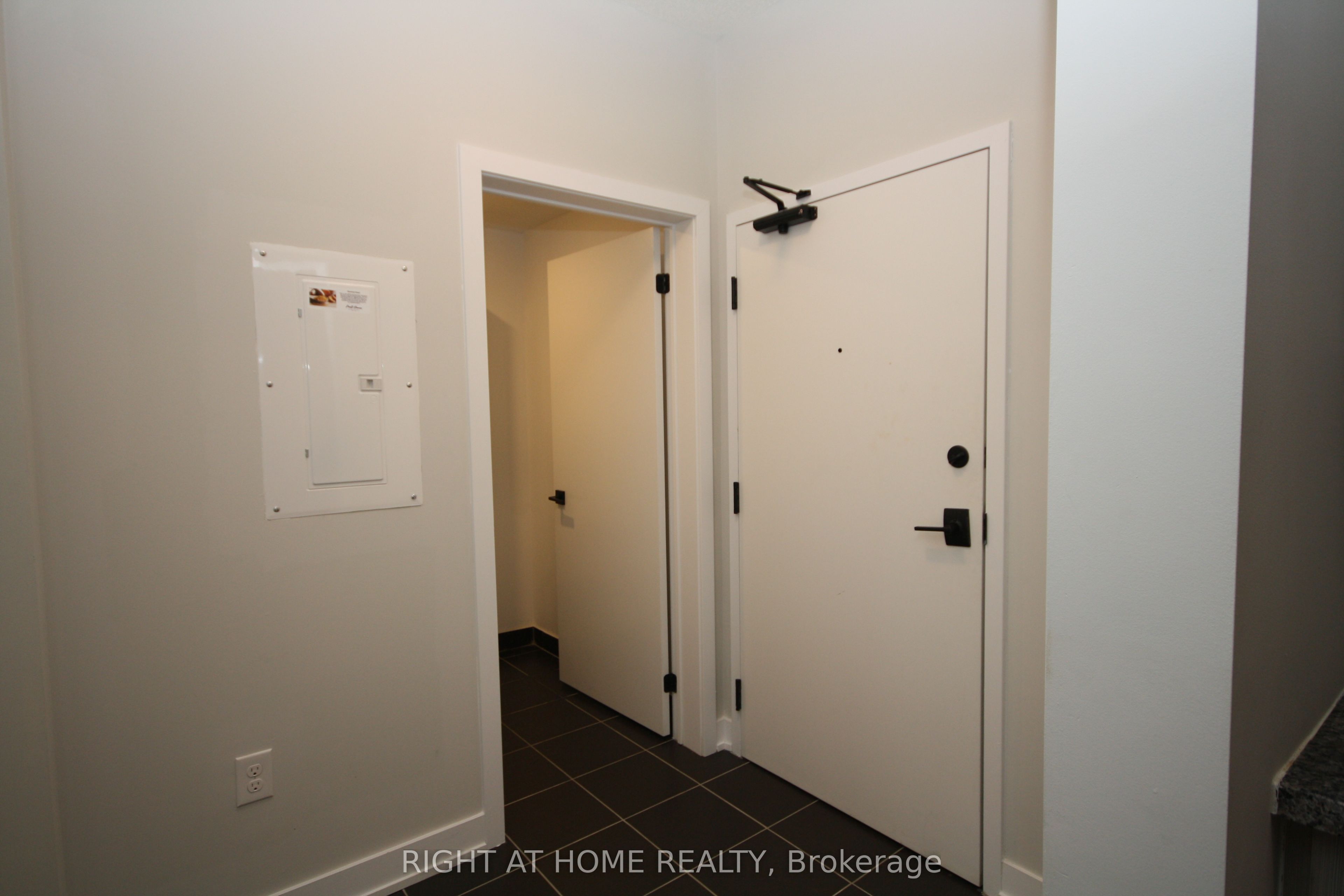 5 Chef Lane 108, Barrie, ON L9J 0J8 photo 4
