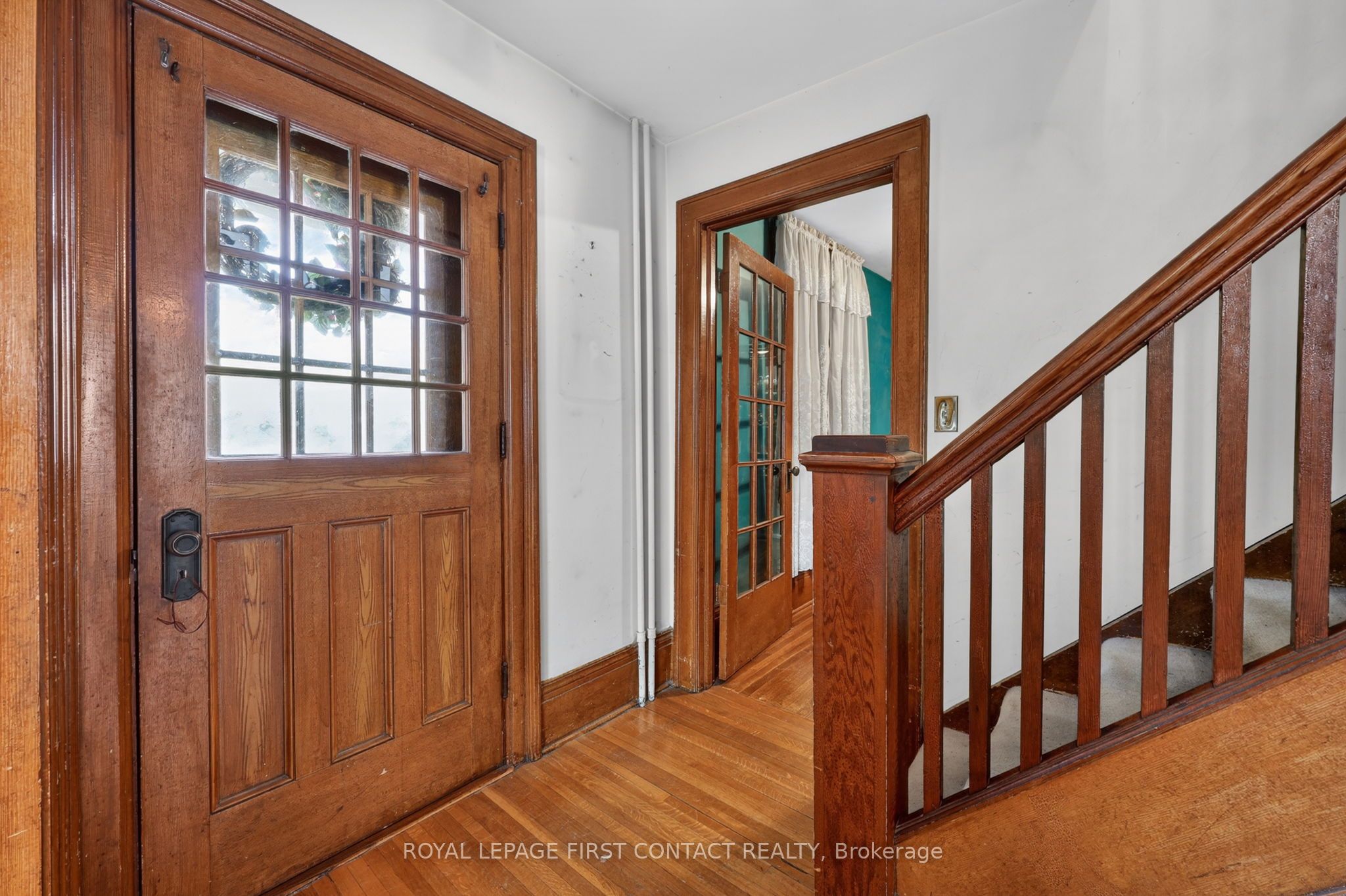 202 Bradford Street, Barrie, ON L4N 3B6 photo 4