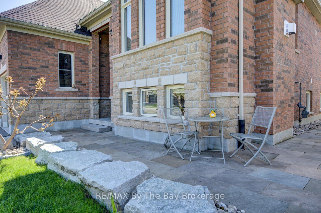100 ALLEGRA Drive, Wasaga Beach, ON L9Z 1P2 photo 3