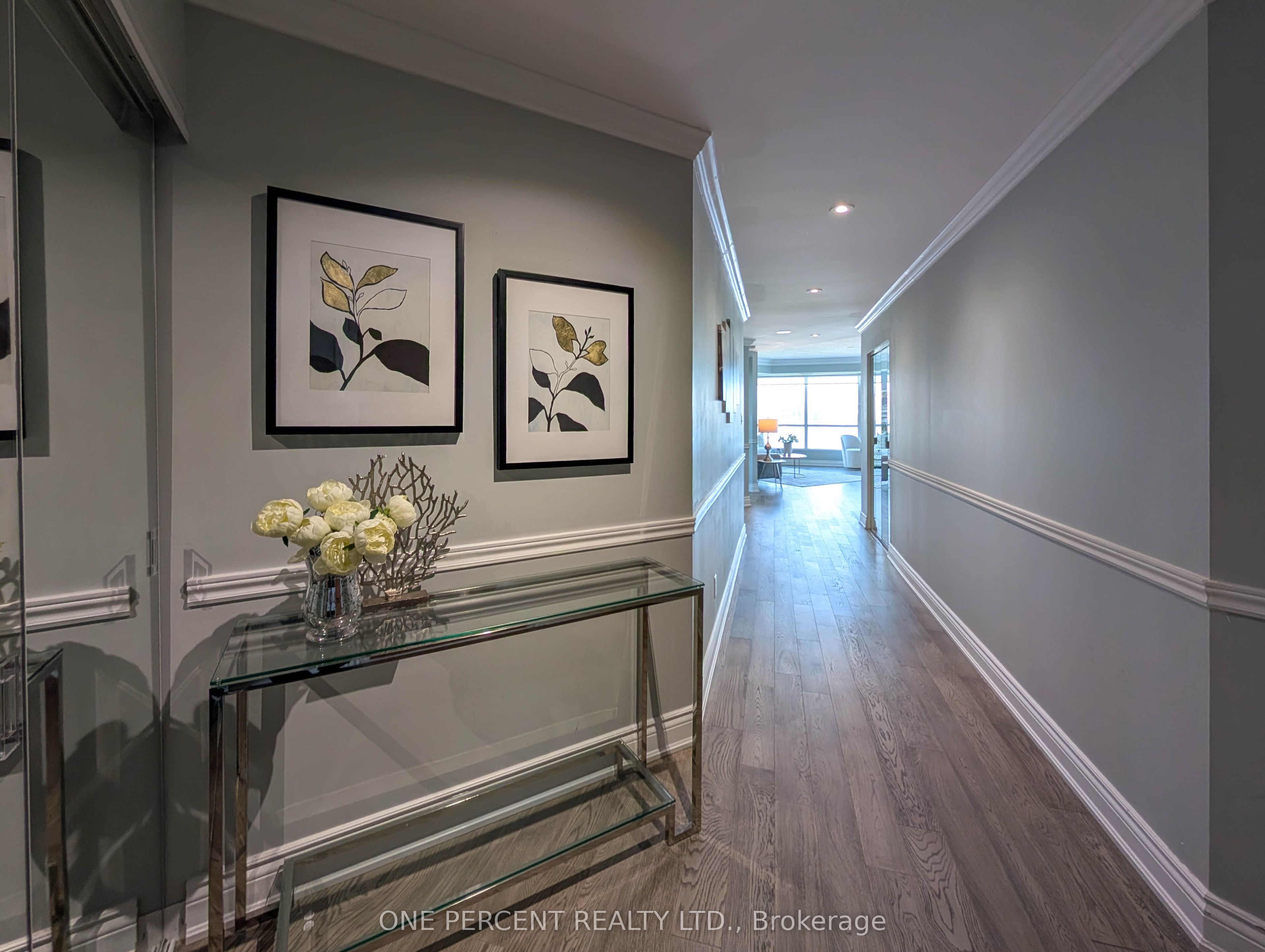 33 ELLEN Street 604, Barrie, ON L4N 6E9 photo 3