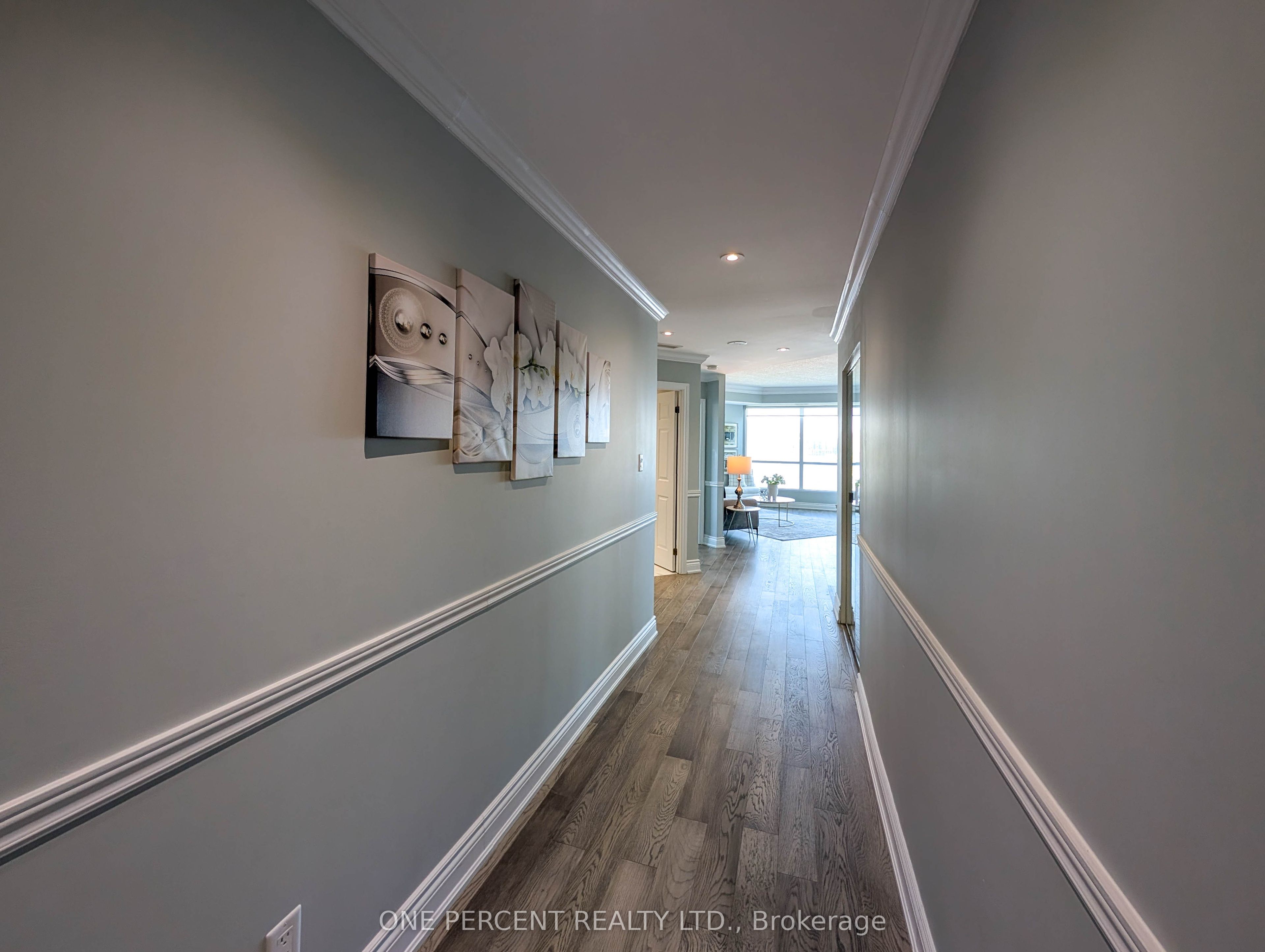 33 ELLEN Street 604, Barrie, ON L4N 6E9 photo 4