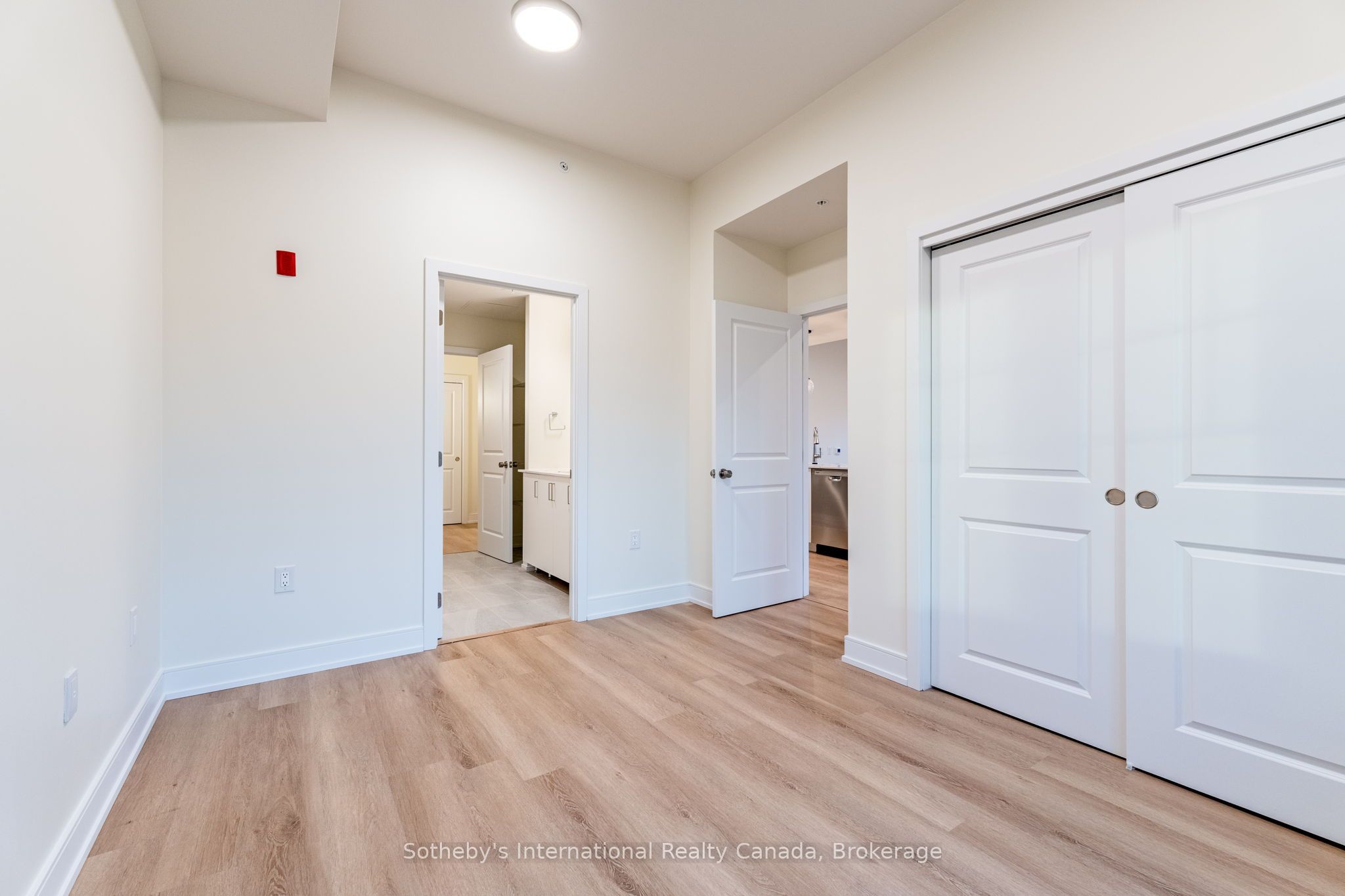 121 Mary Street 411, Clearview, ON L0M 1G0 photo 3
