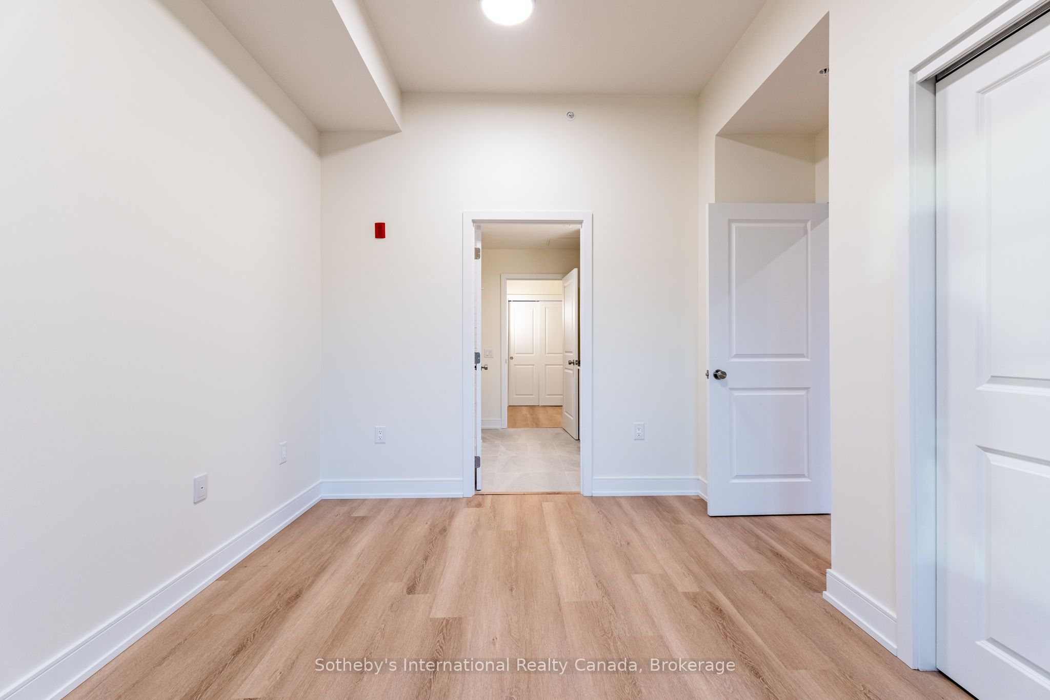 121 Mary Street 411, Clearview, ON L0M 1G0 photo 4