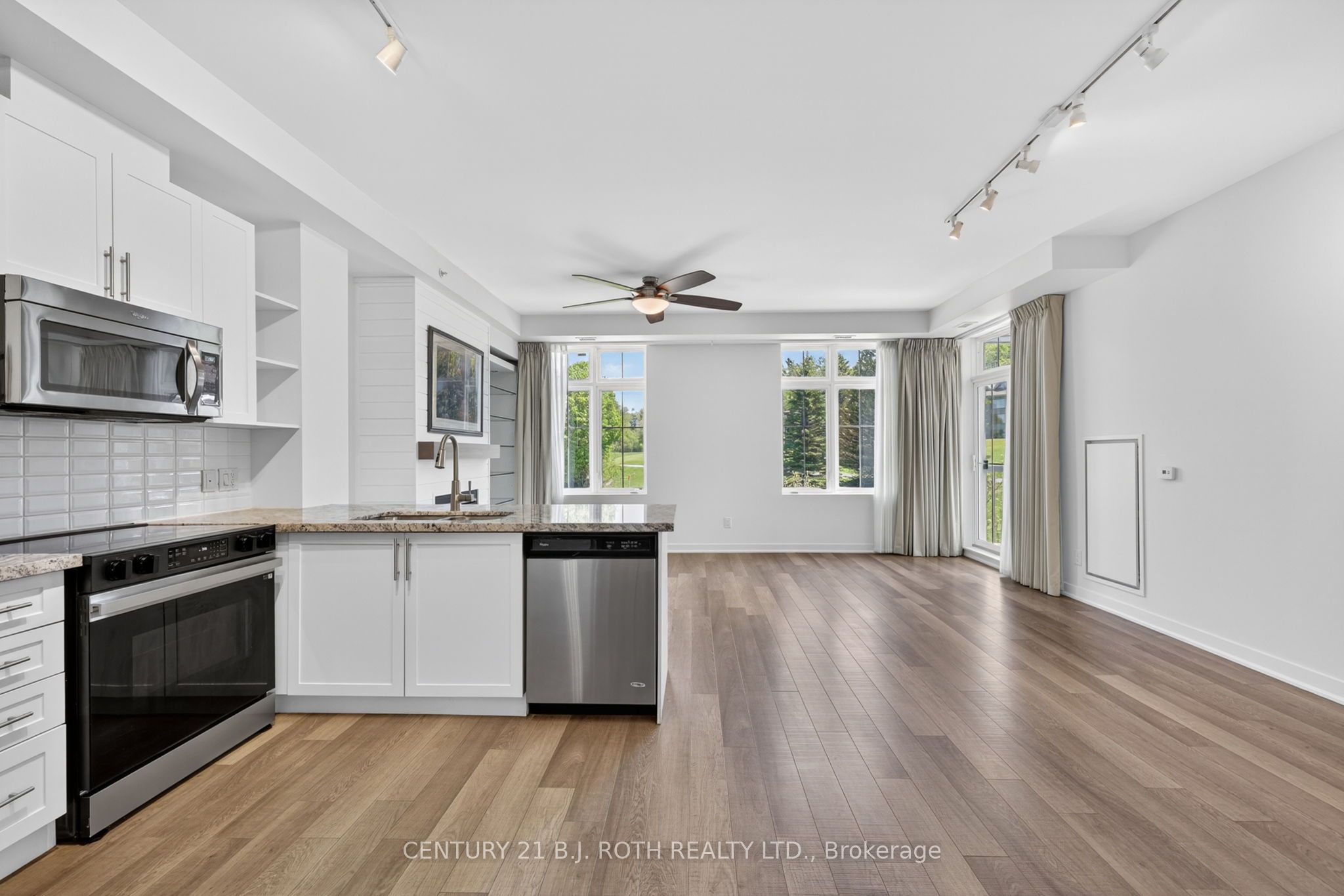 40 Horseshoe Boulevard 310, Oro-Medonte, ON L4M 4Y8 photo 4