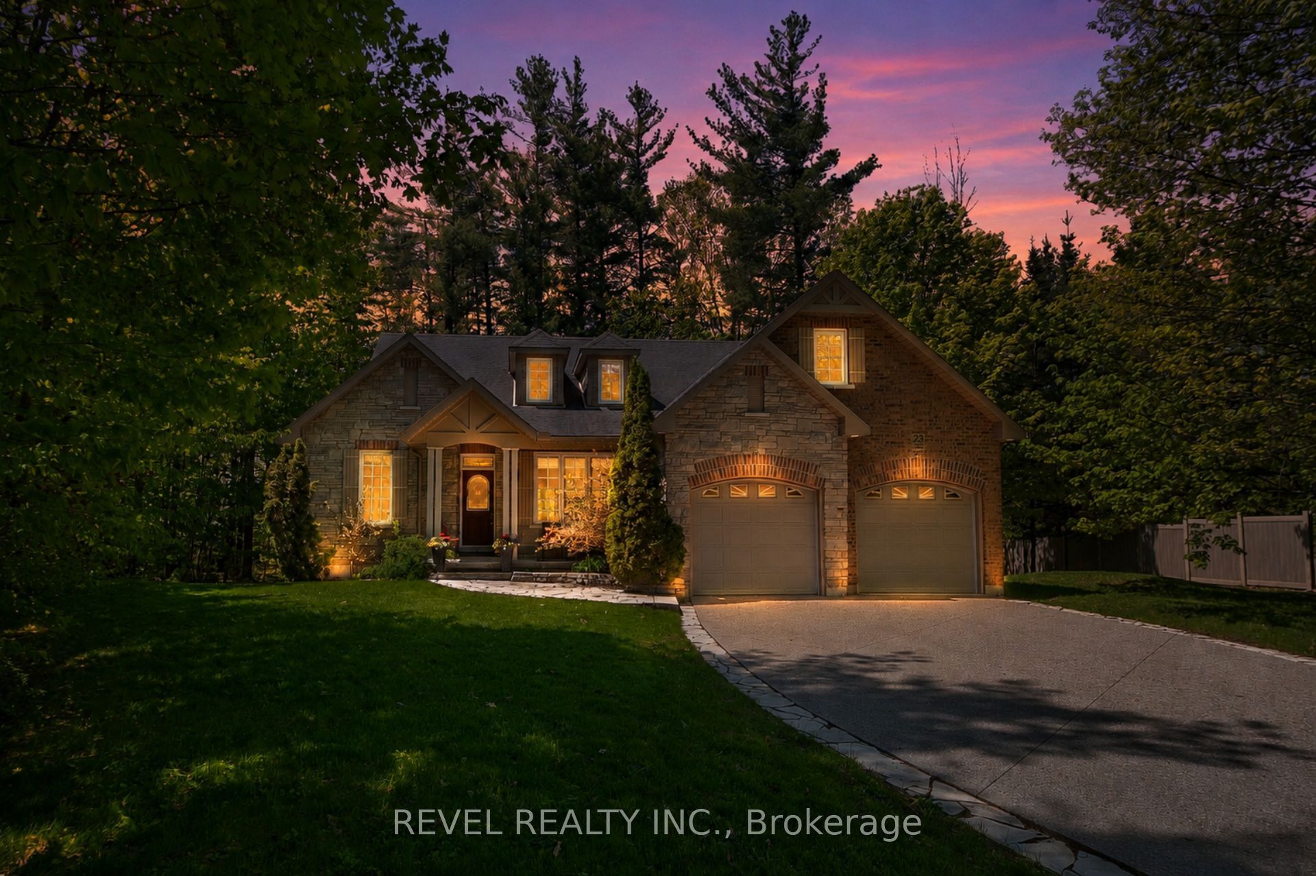 23 Laddie Lane, Springwater, ON L9X 0C3