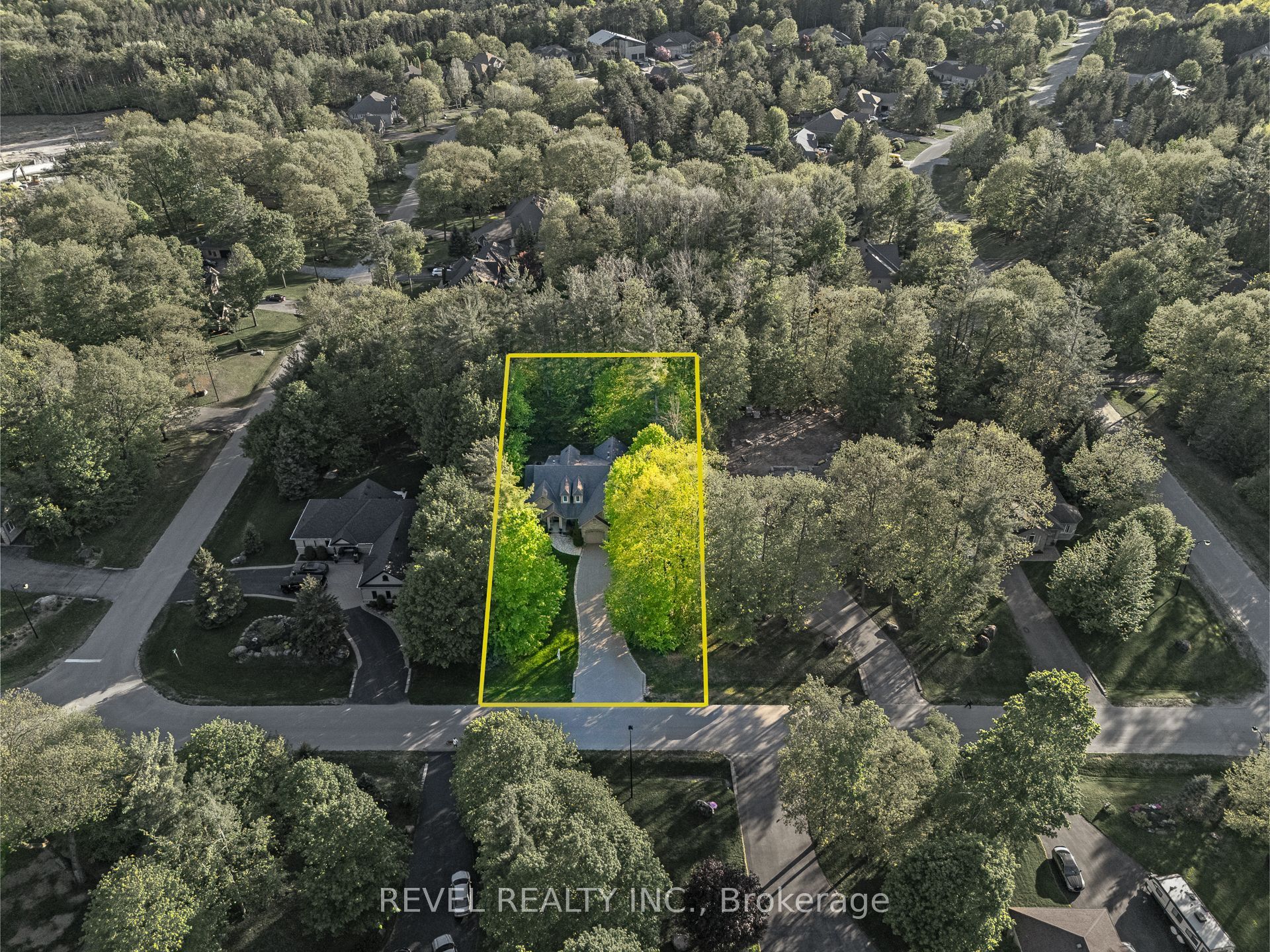 23 Laddie Lane, Springwater, ON L9X 0C3 photo 3