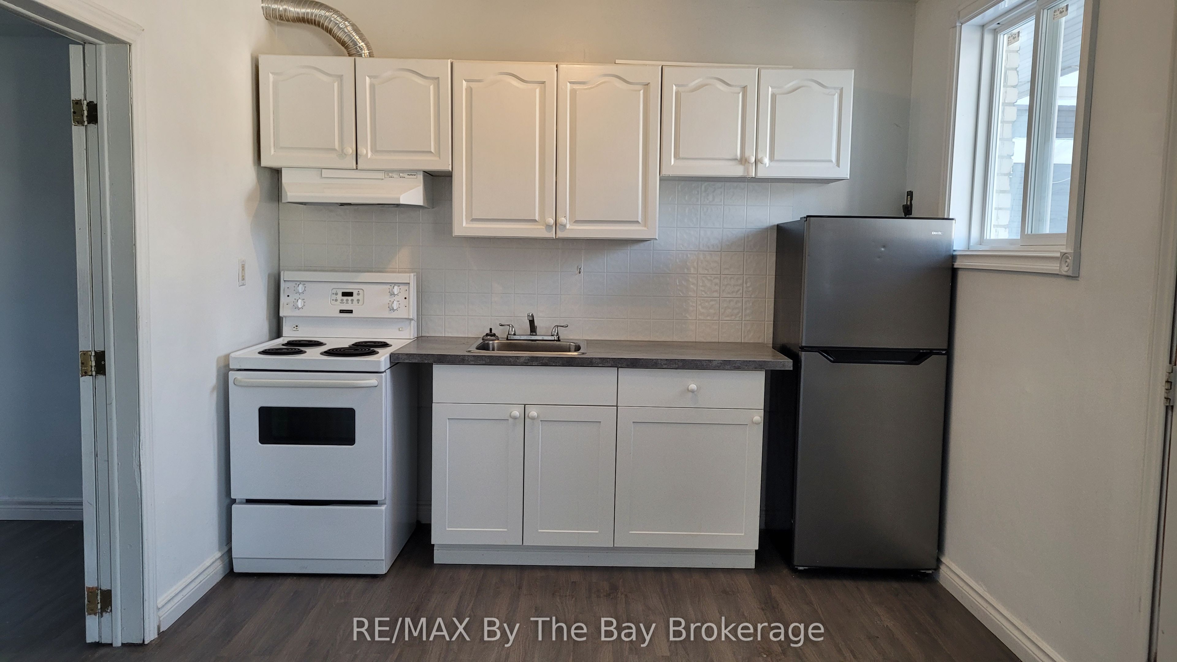 280 River Road E B12, Wasaga Beach, ON L9Z 2L7 photo 3