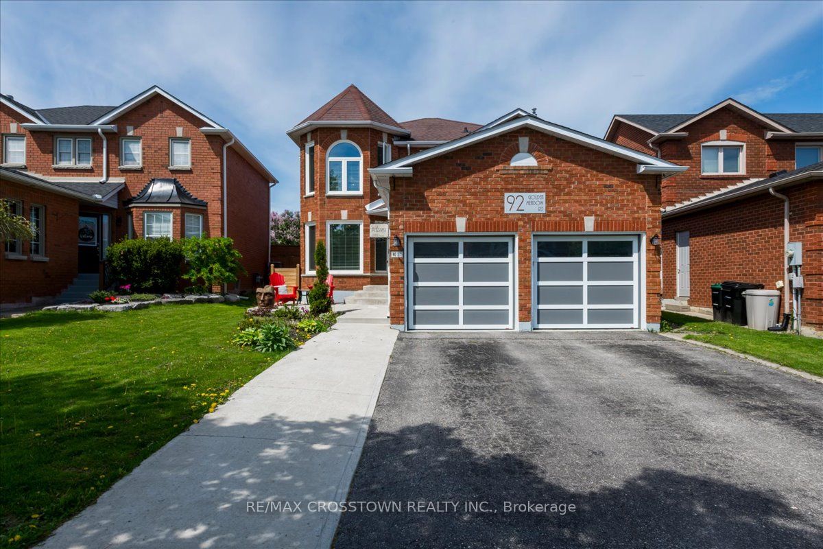 92 Golden Meadow Road, Barrie, ON L4N 7G4