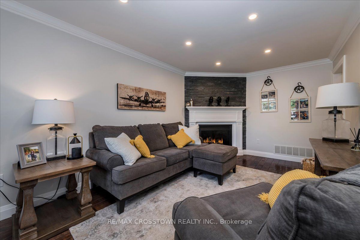 92 Golden Meadow Road, Barrie, ON L4N 7G4 photo 5