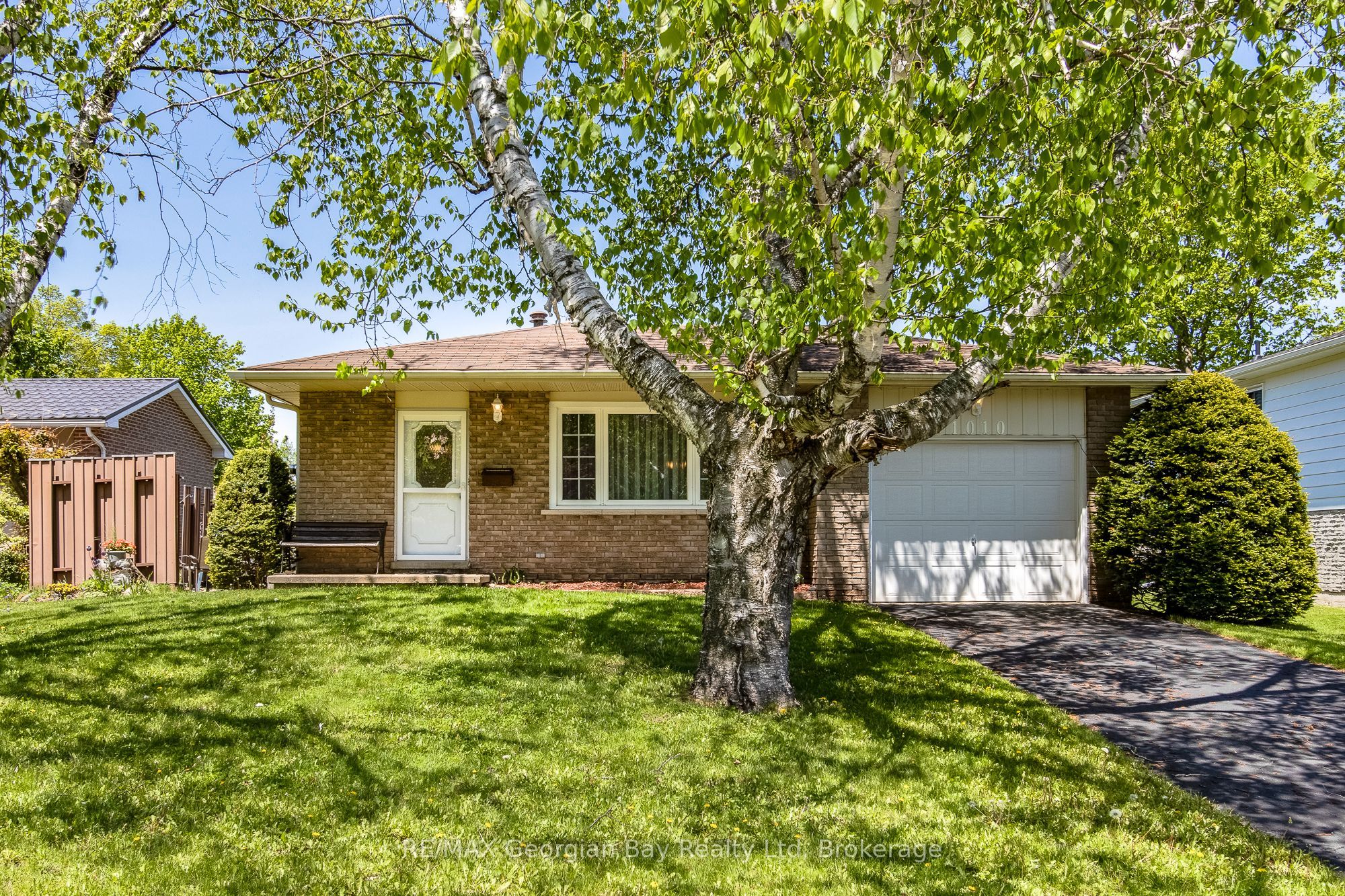 1010 Glen Eagles Crescent, Midland, ON L4R 2R1